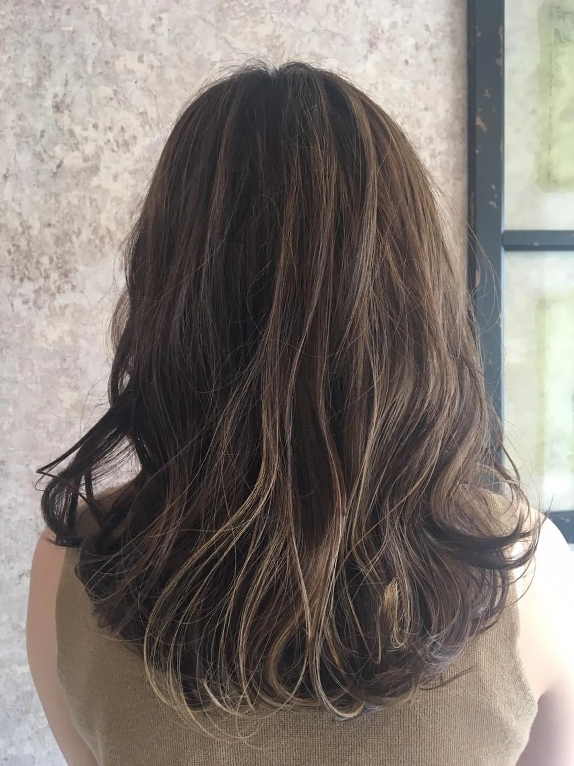 ミディアム カラー パーマ 小顔カット✨ 透明感カラー/村上のヘアスタイル