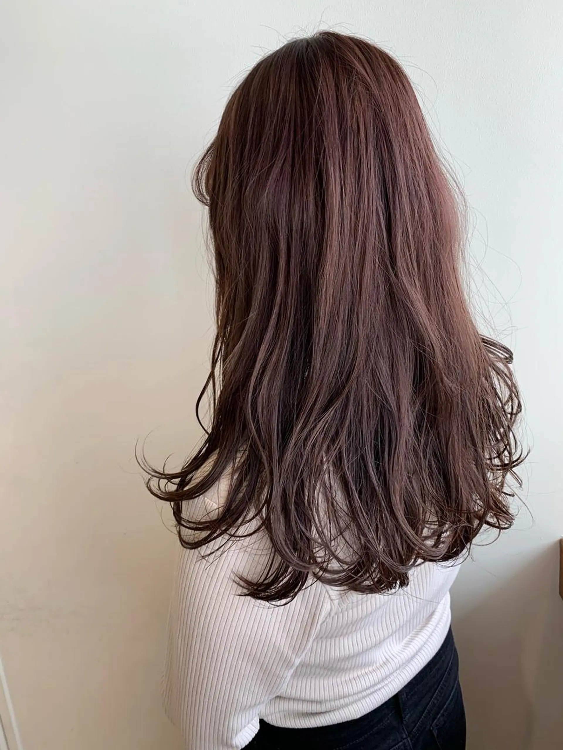 セミロング カラー カット ヘアカラー トリートメント MIOベージュカラー 柔らかいカラーのヘアスタイル