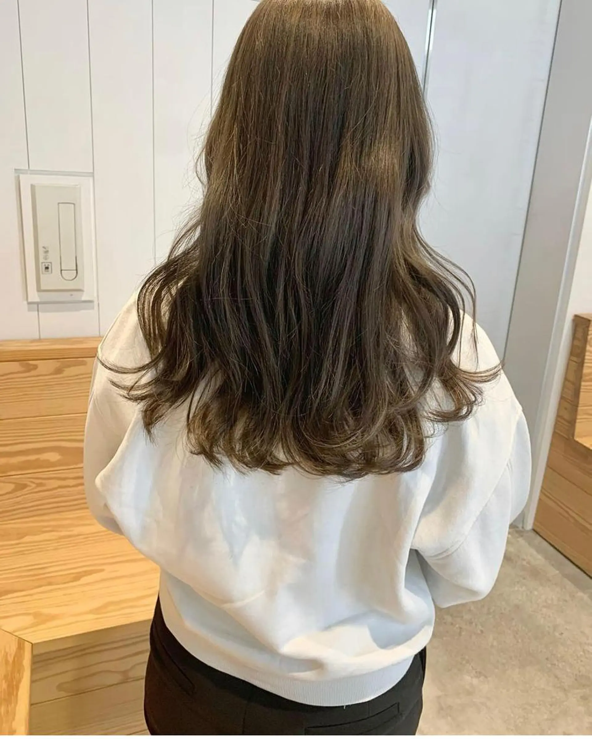 セミロング カラー yui .のヘアスタイル
