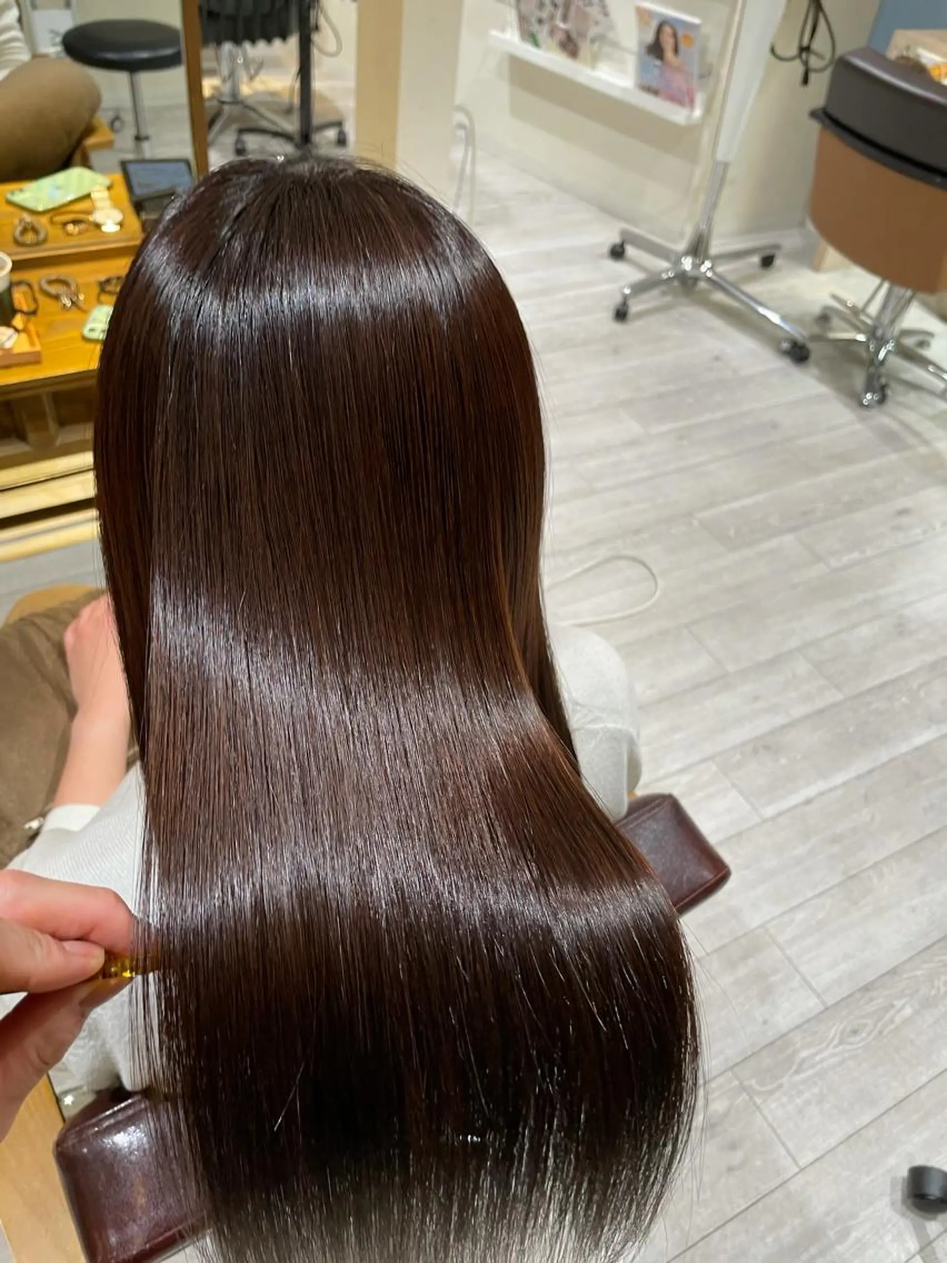 ロング パーマ 小島嵩人 縮毛矯正 髪質改善のヘアスタイル