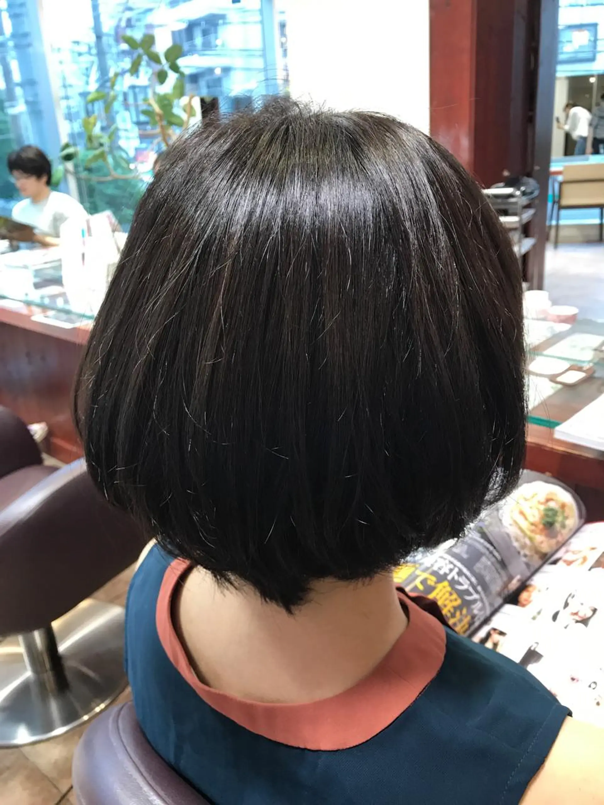 ミディアム 嶋村 望美のヘアスタイル