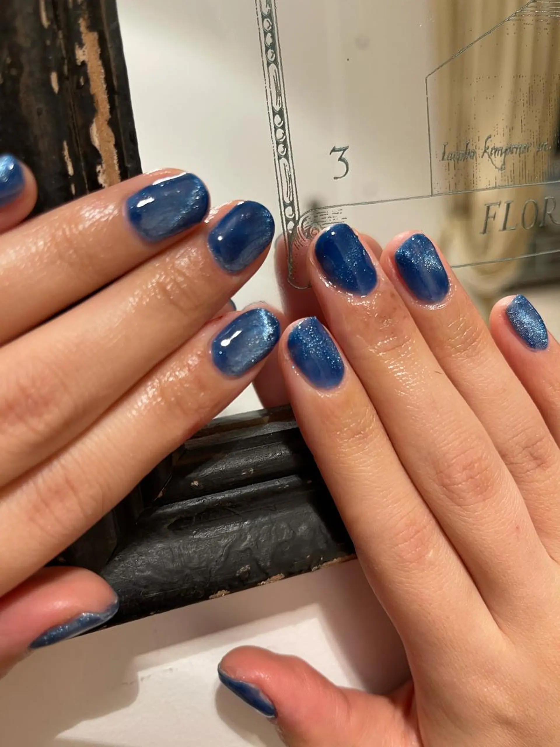 ネイル マグネットネイル ハンドネイル 安藤 沙妃のヘアスタイル