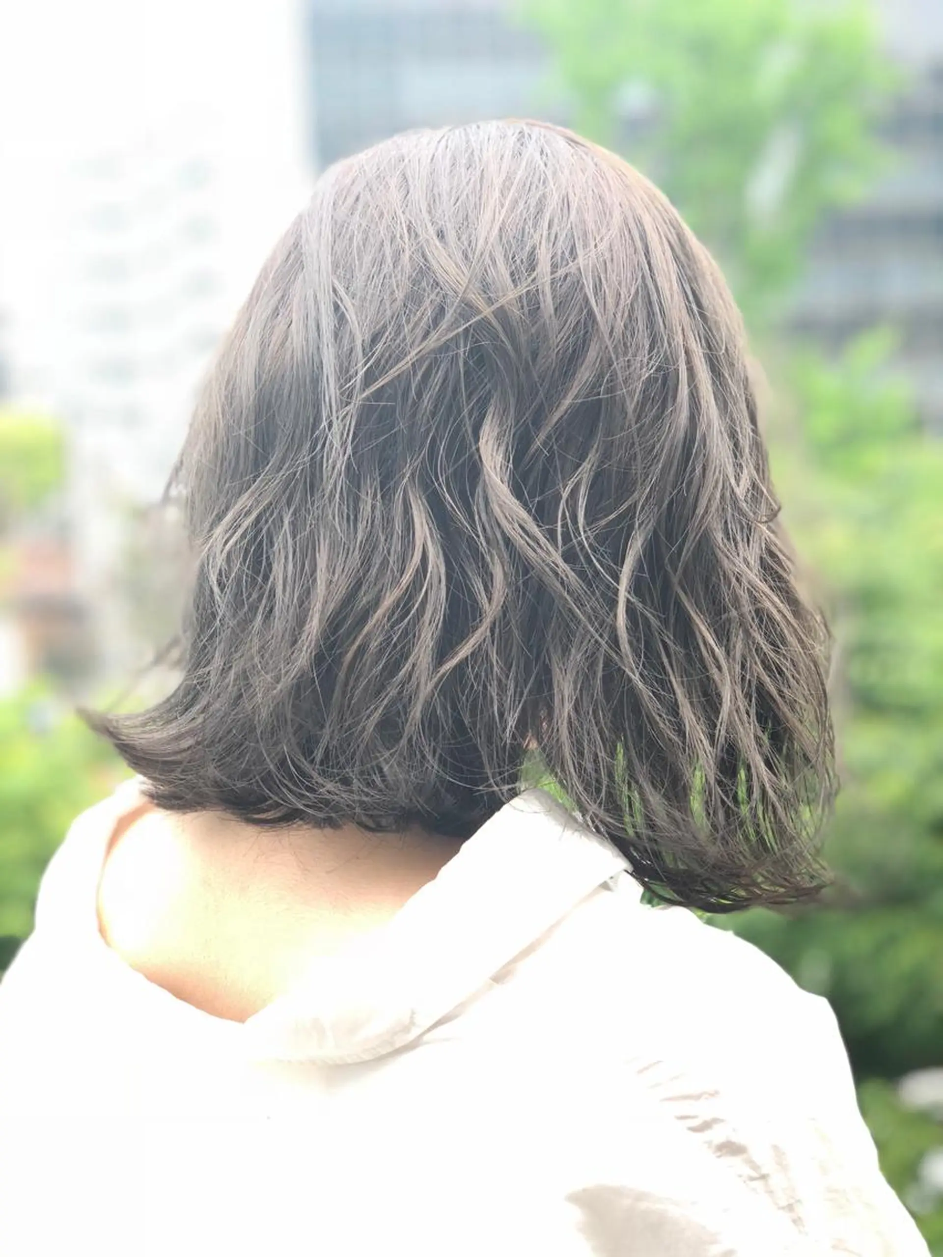 ミディアム LANI OOSAKAのヘアスタイル