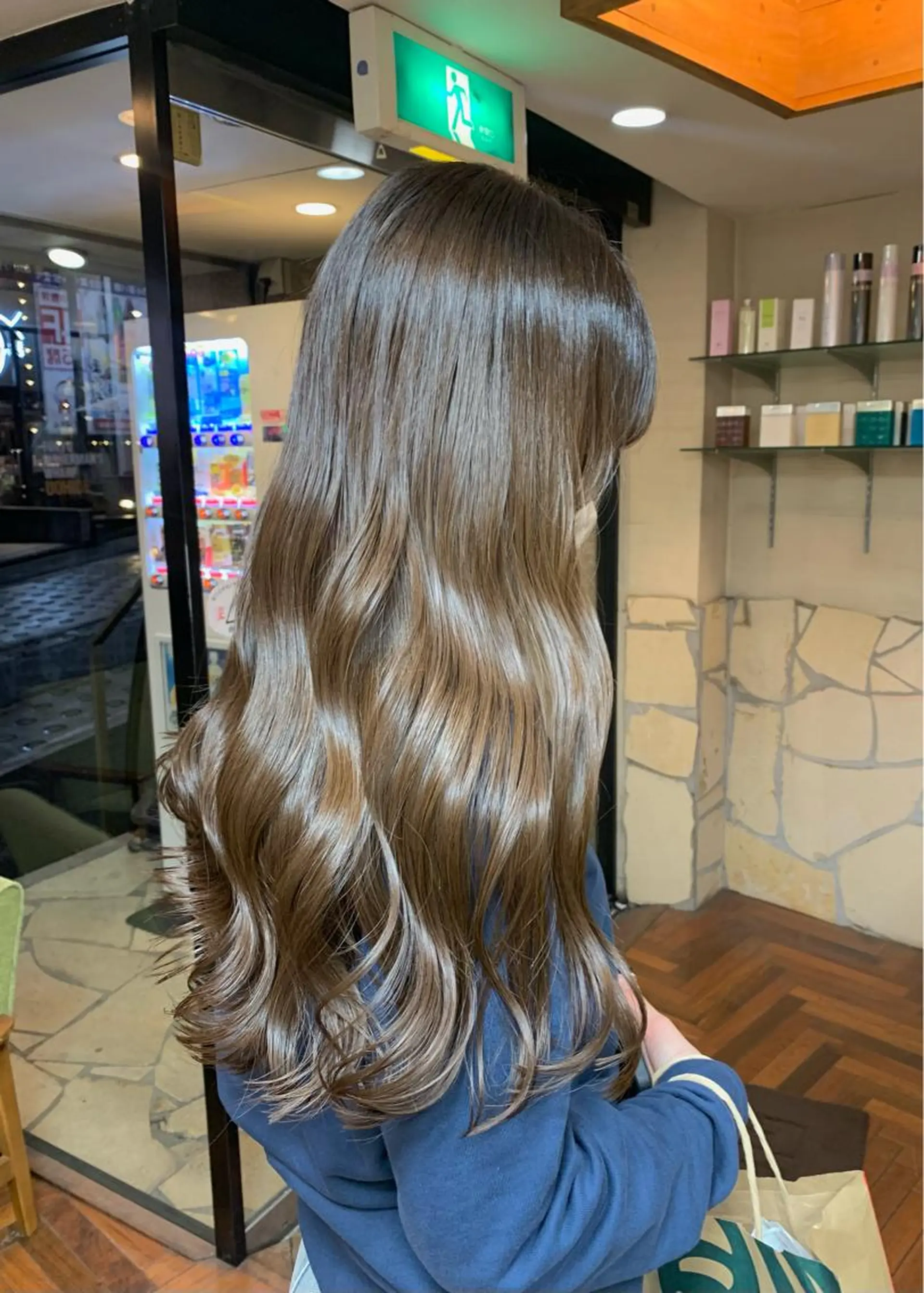 ロング カラー ベージュカラー ブリーチ ブリーチなしカラー 矢野 晃平のヘアスタイル