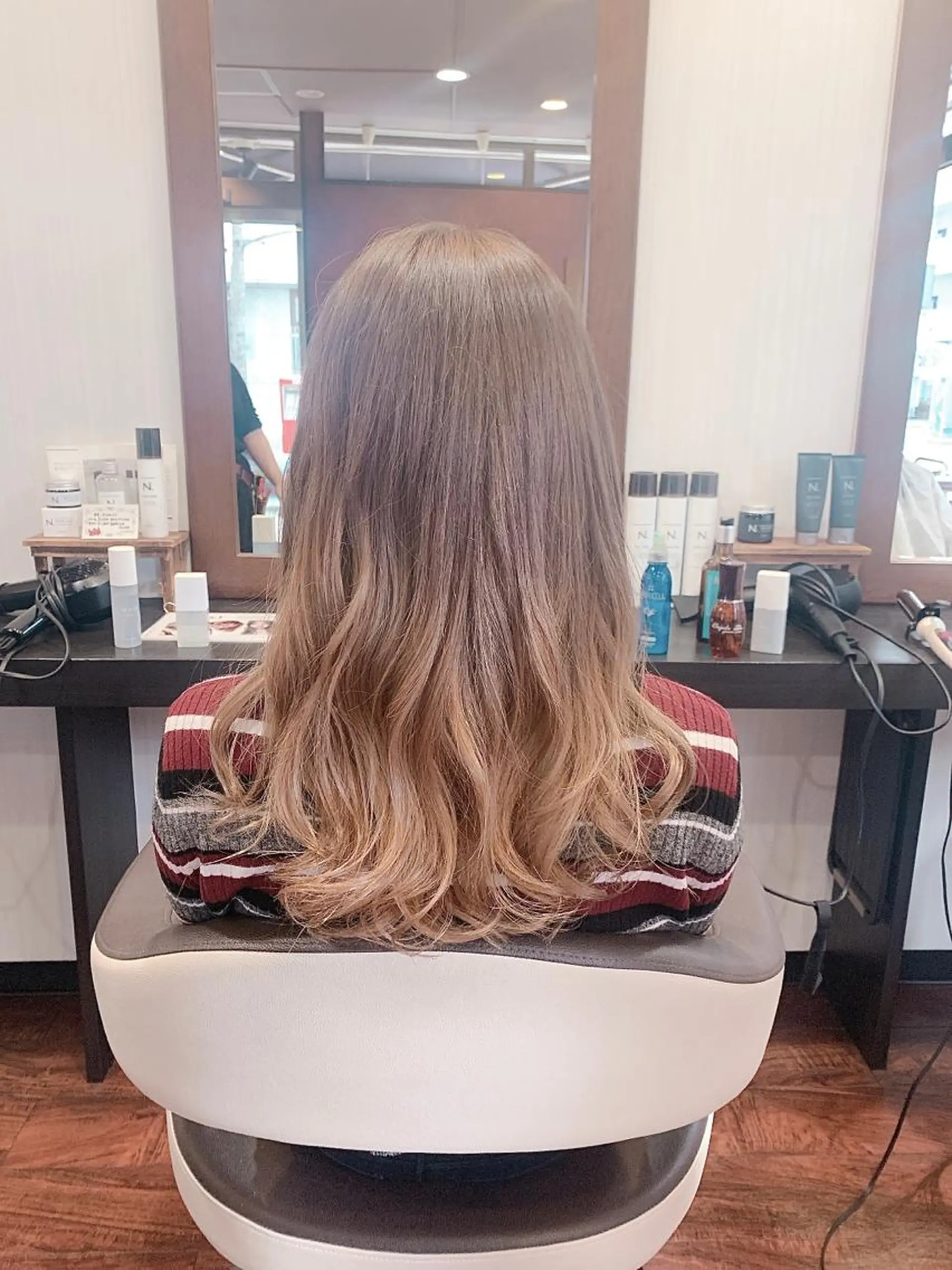 ロング カラー 井上 美奈子のヘアスタイル