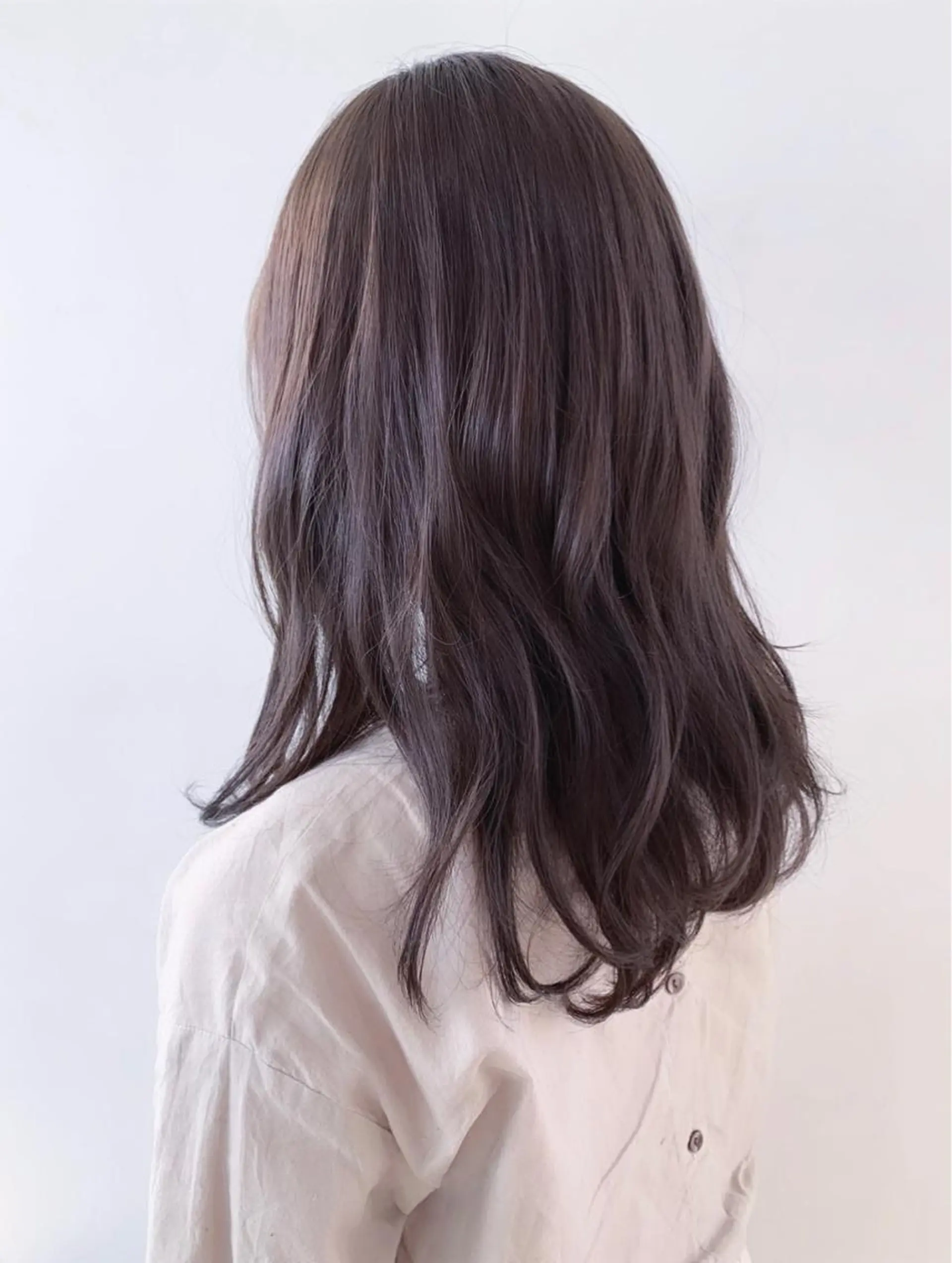 セミロング カラー ブリーチ 透明感カラー ブリーチなしカラー 間水 和樹のヘアスタイル