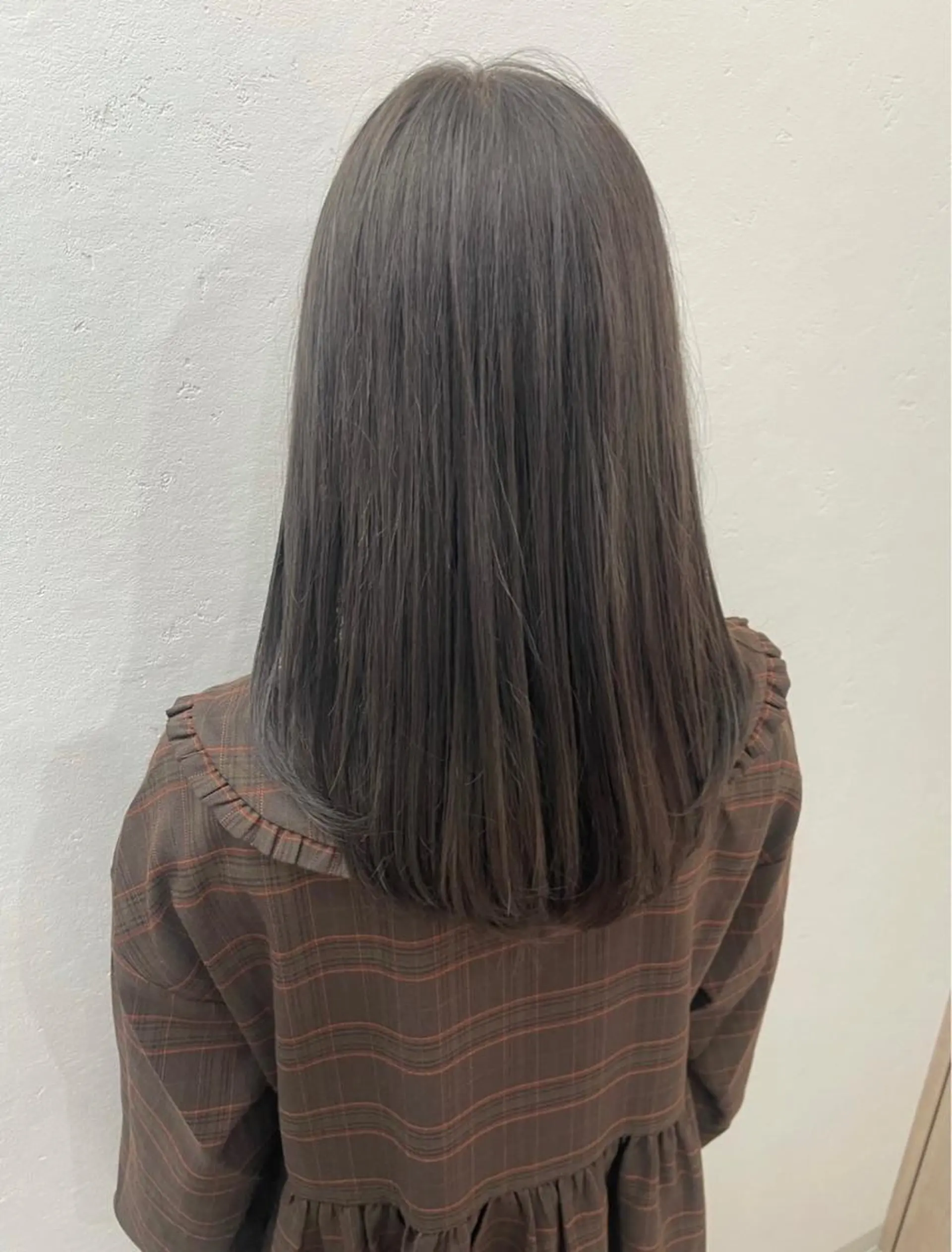 ロング 小山田 彩美のヘアスタイル