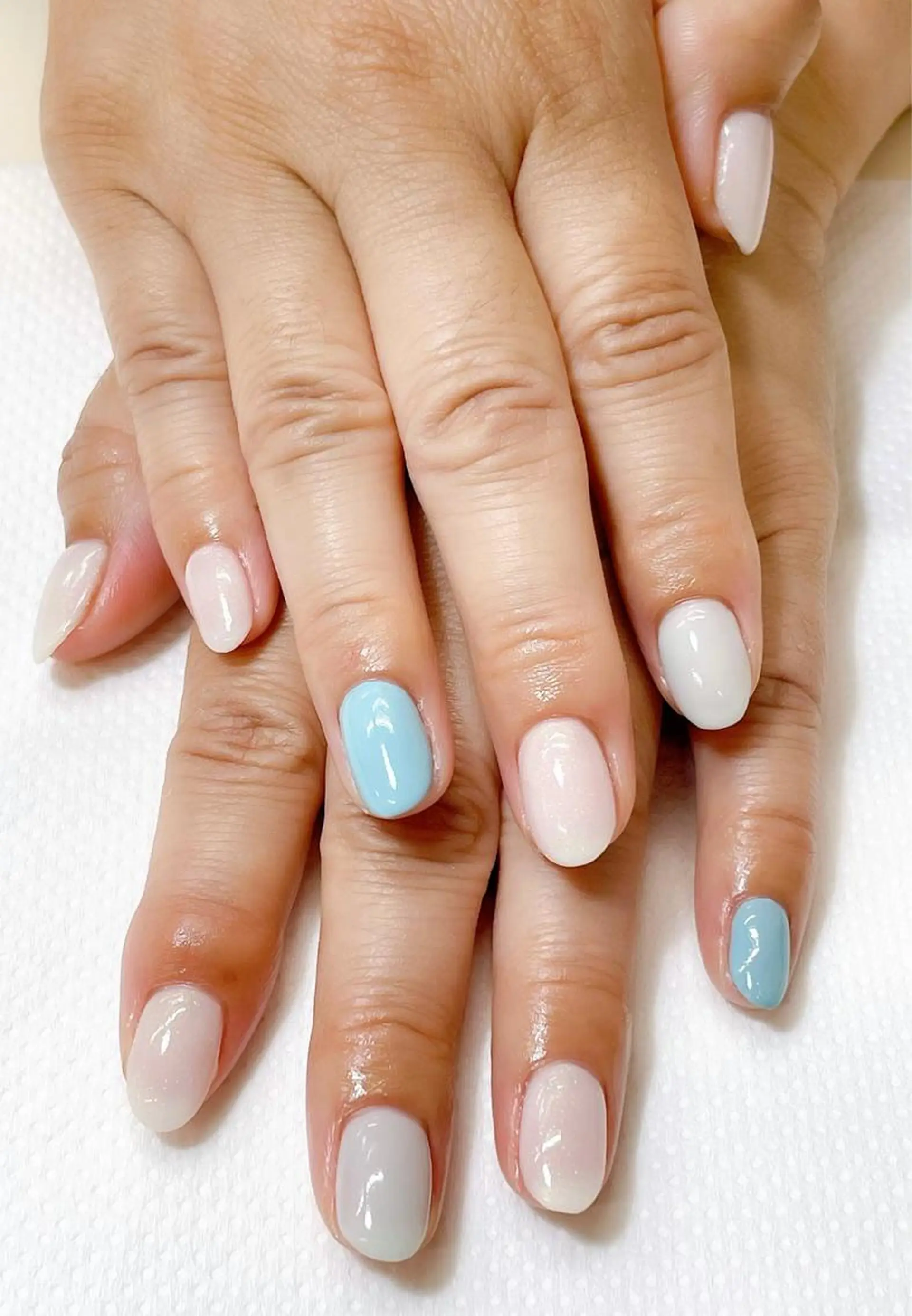 ネイル ラメ(グリッター) 水色 ワンカラーネイル 前田 優佳のネイルデザイン