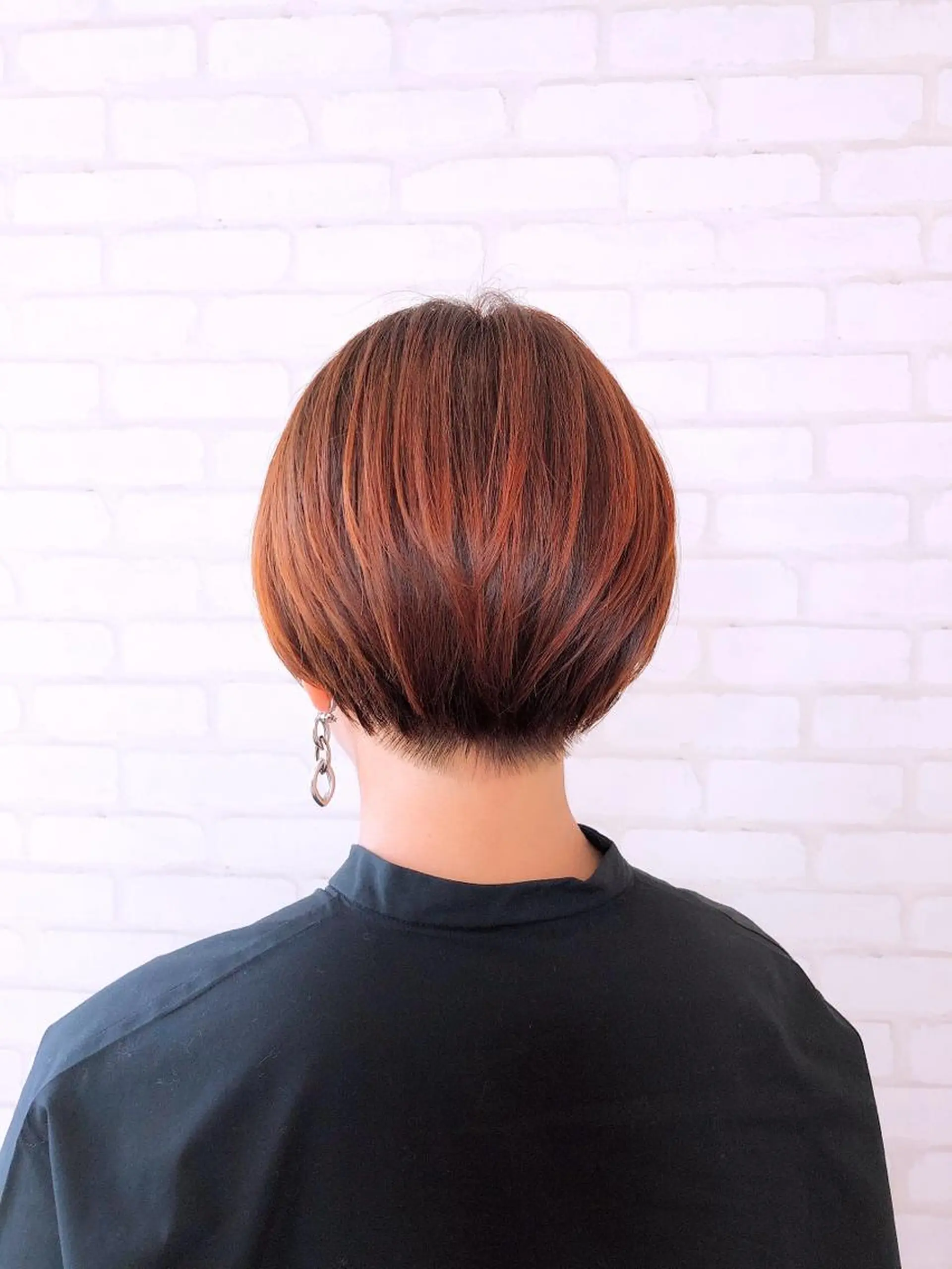 ショート カラー アオガミ （前髪顔周りカット）のヘアスタイル