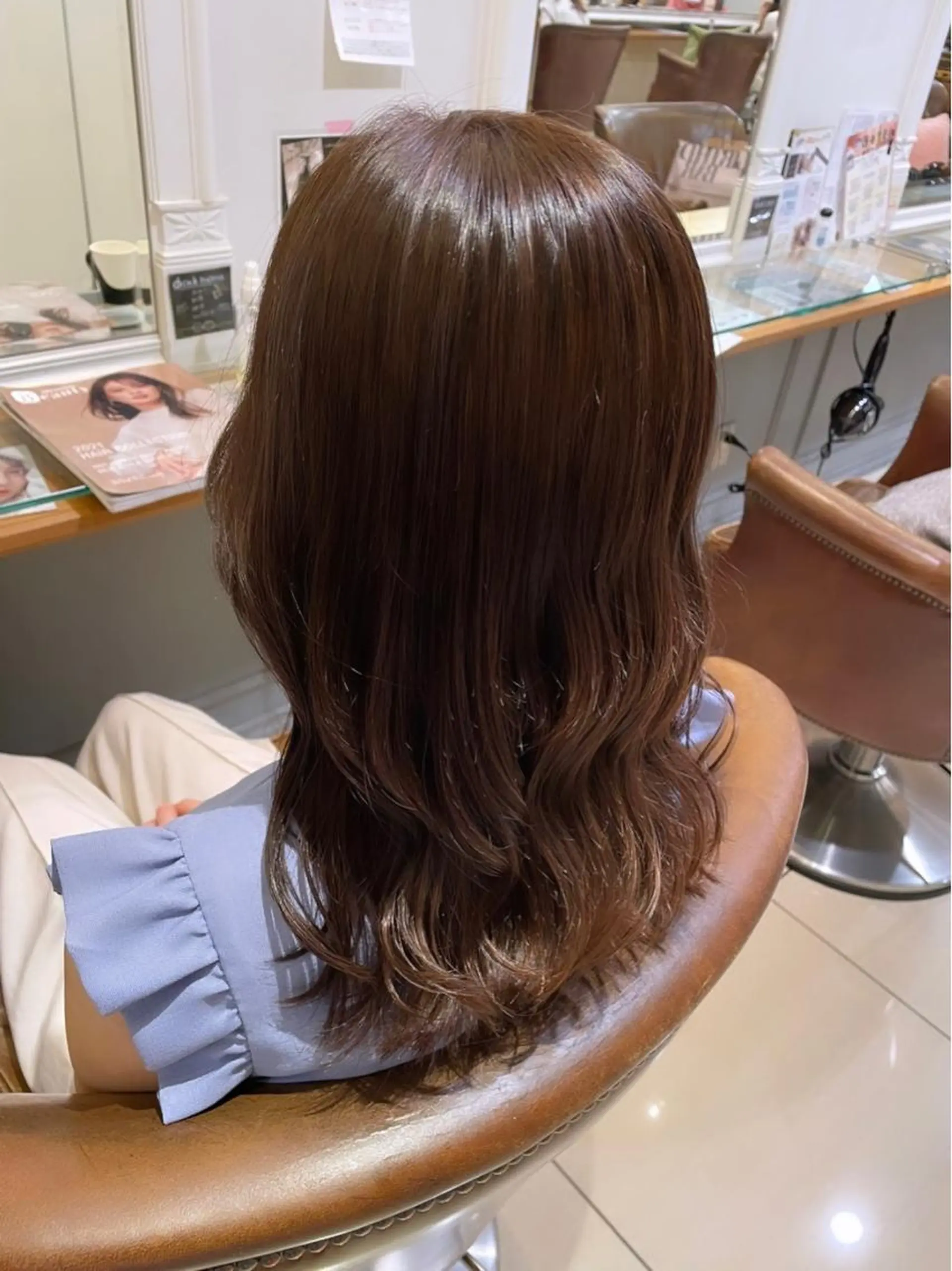 セミロング カラー Neolive 千尋のヘアスタイル