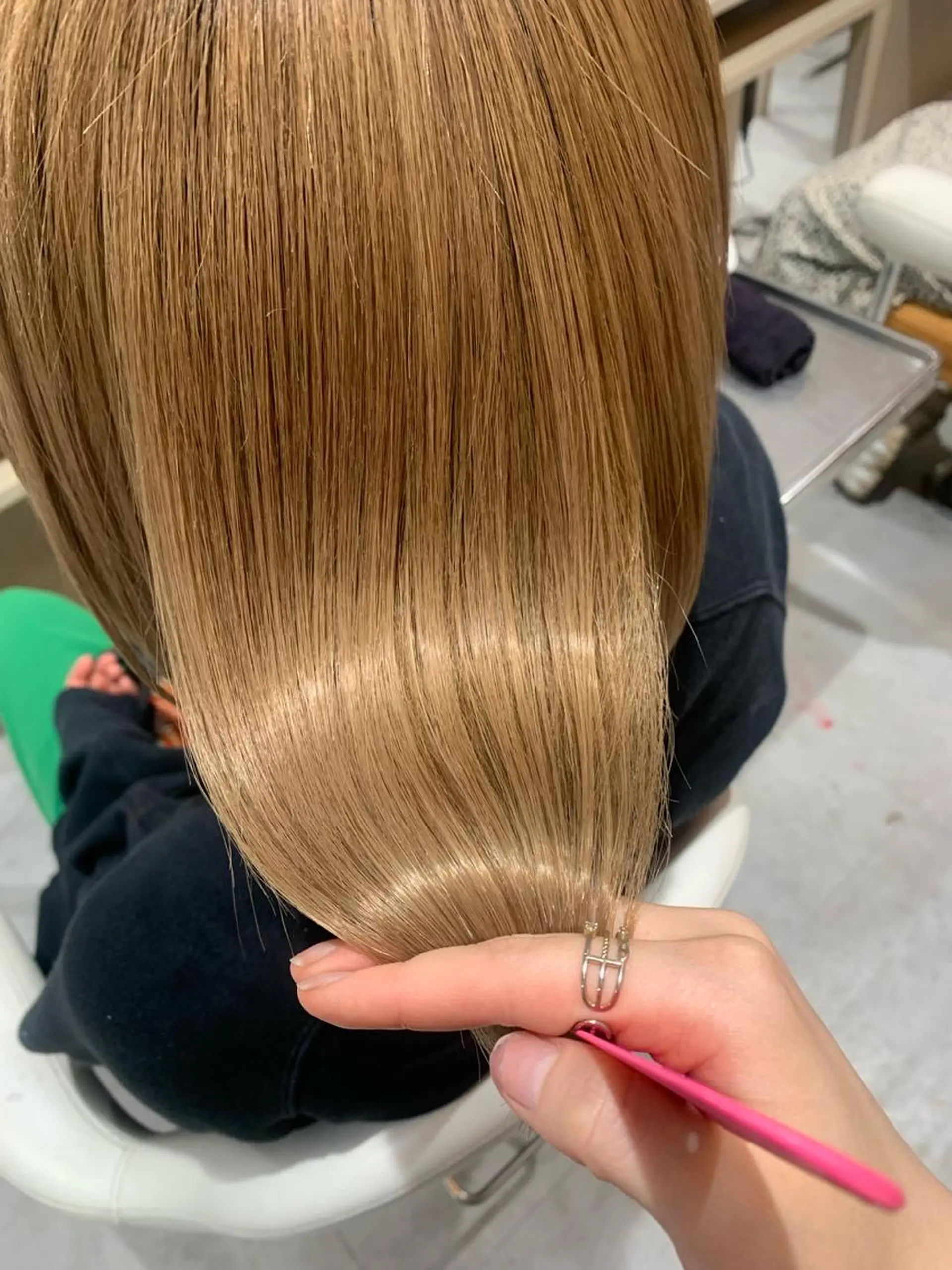 ミディアム カラー カット ヘアカラー トリートメント 近藤千翔🩵 髪質改善Periodのエステ・リラクイメージ