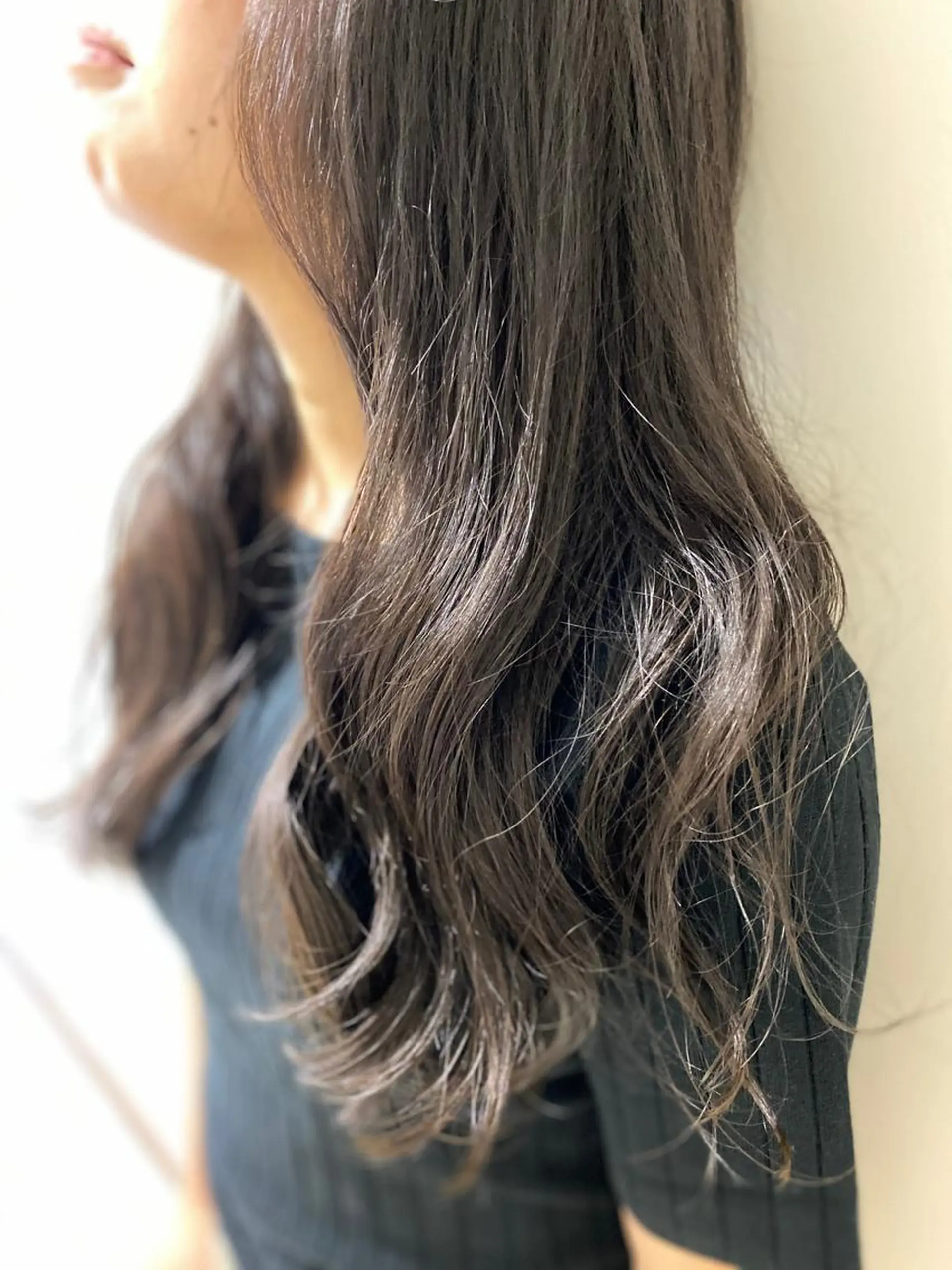 ロング アッシュ 柴田 久美子のヘアスタイル