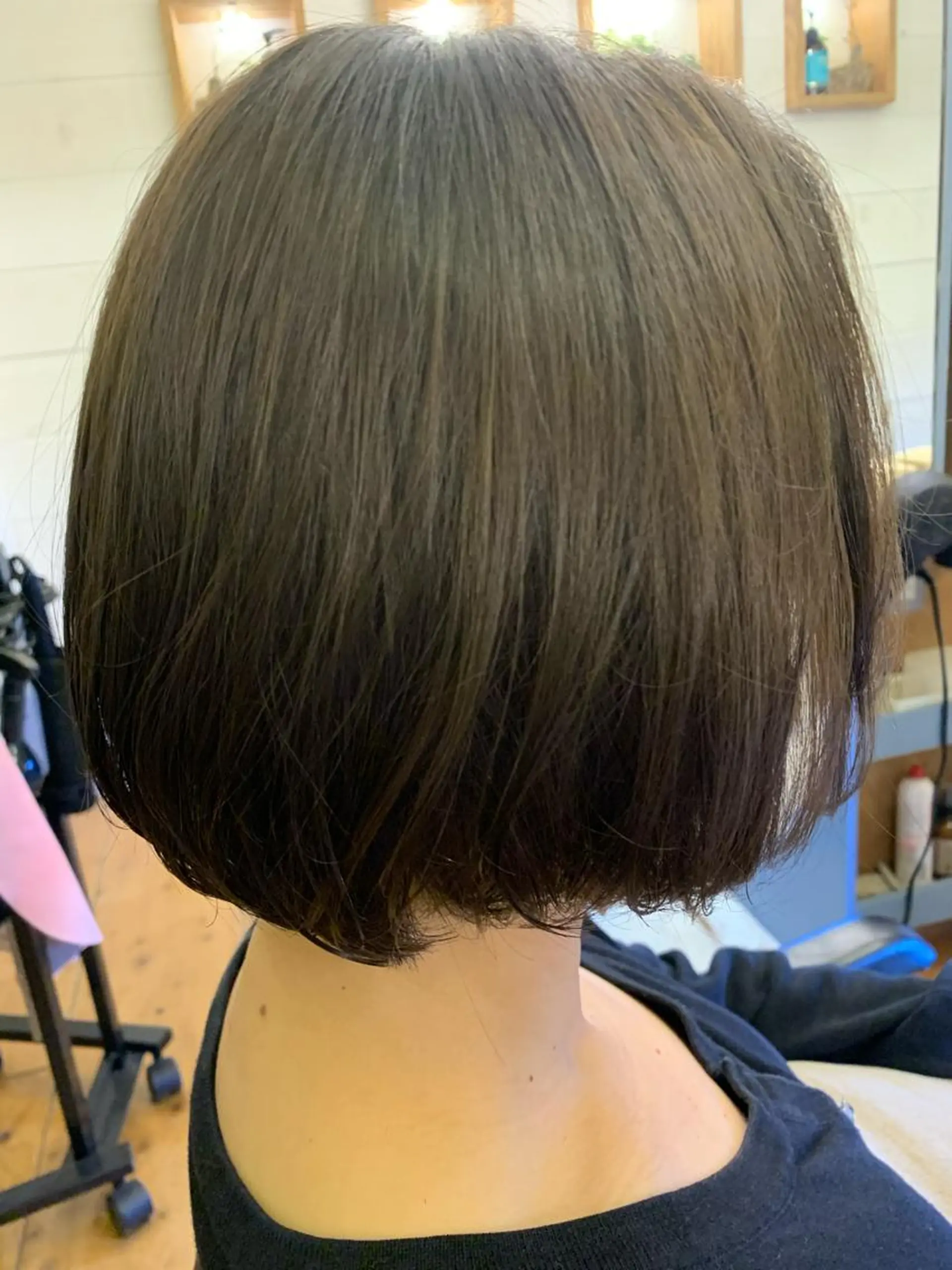 ミディアム カラー ショートボブ ベージュカラー オリーブベージュ ボブ Lagom なかだのヘアスタイル