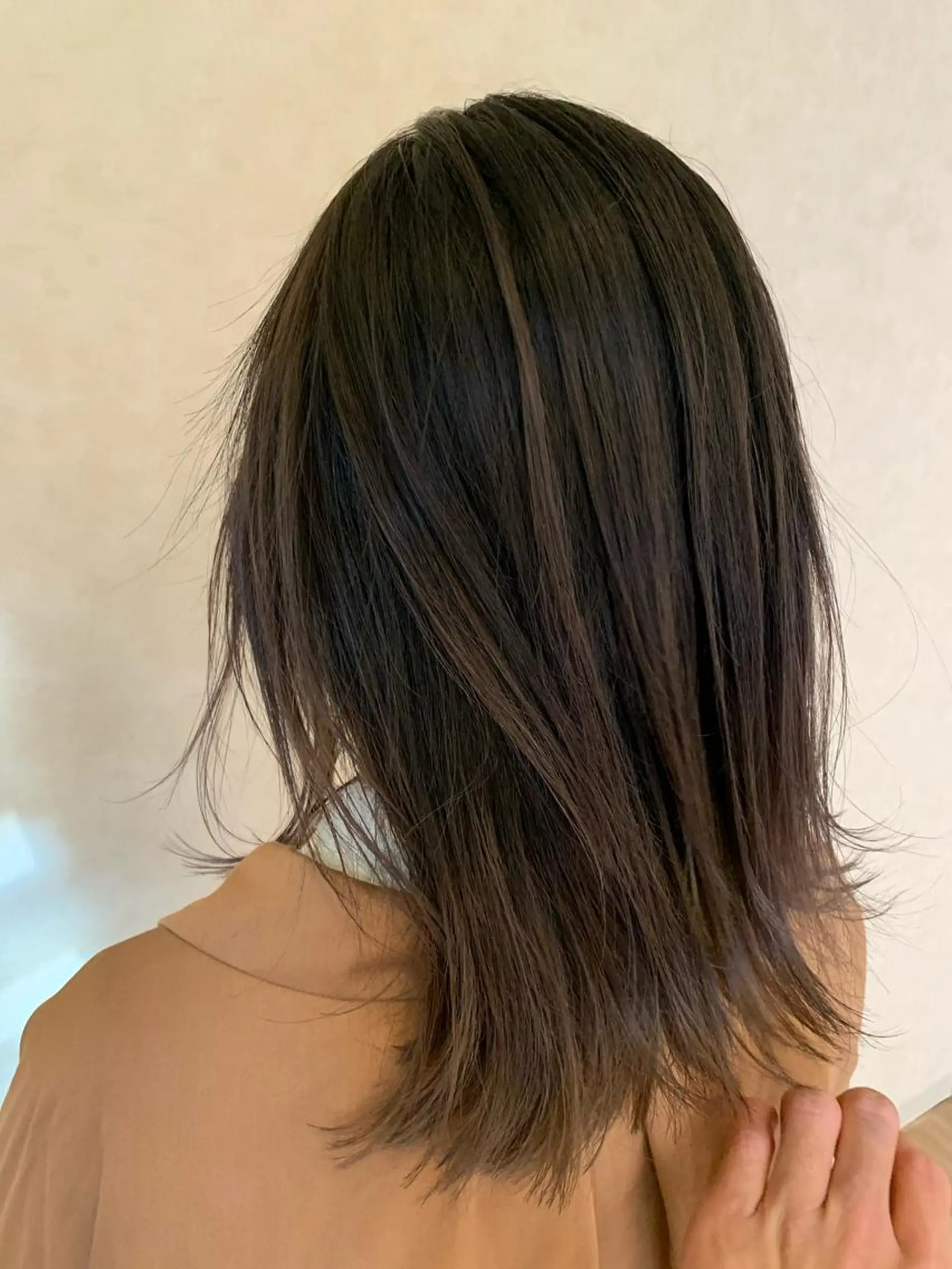 ミディアム レイヤーカット Lit所属・Lit.豊橋 夏目のヘアスタイル