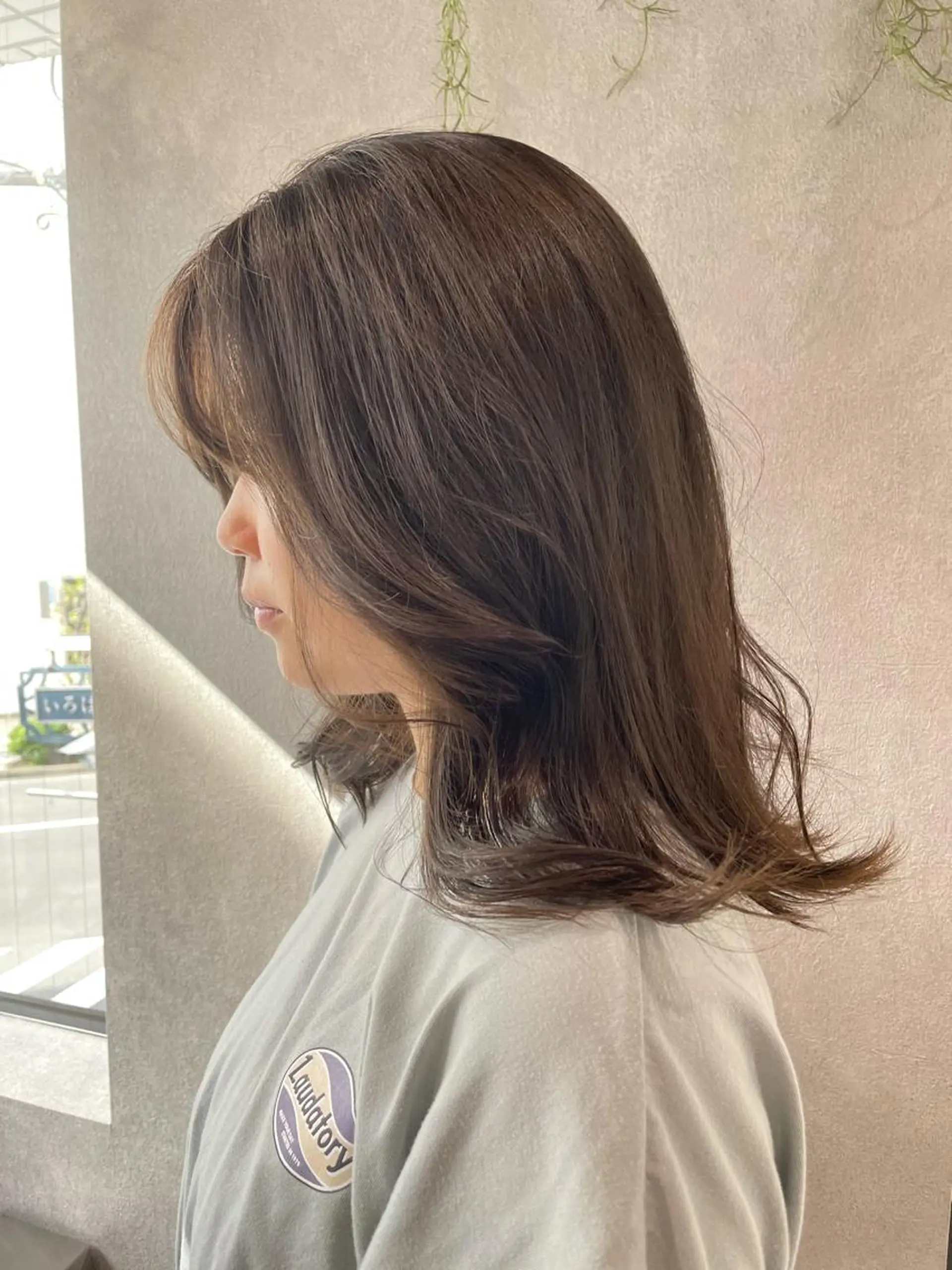 セミロング カラー ベージュカラー 透明感カラー オリーブベージュ ヘアカラー ナチュラル透明感🌱 小山美樹子のヘアスタイル