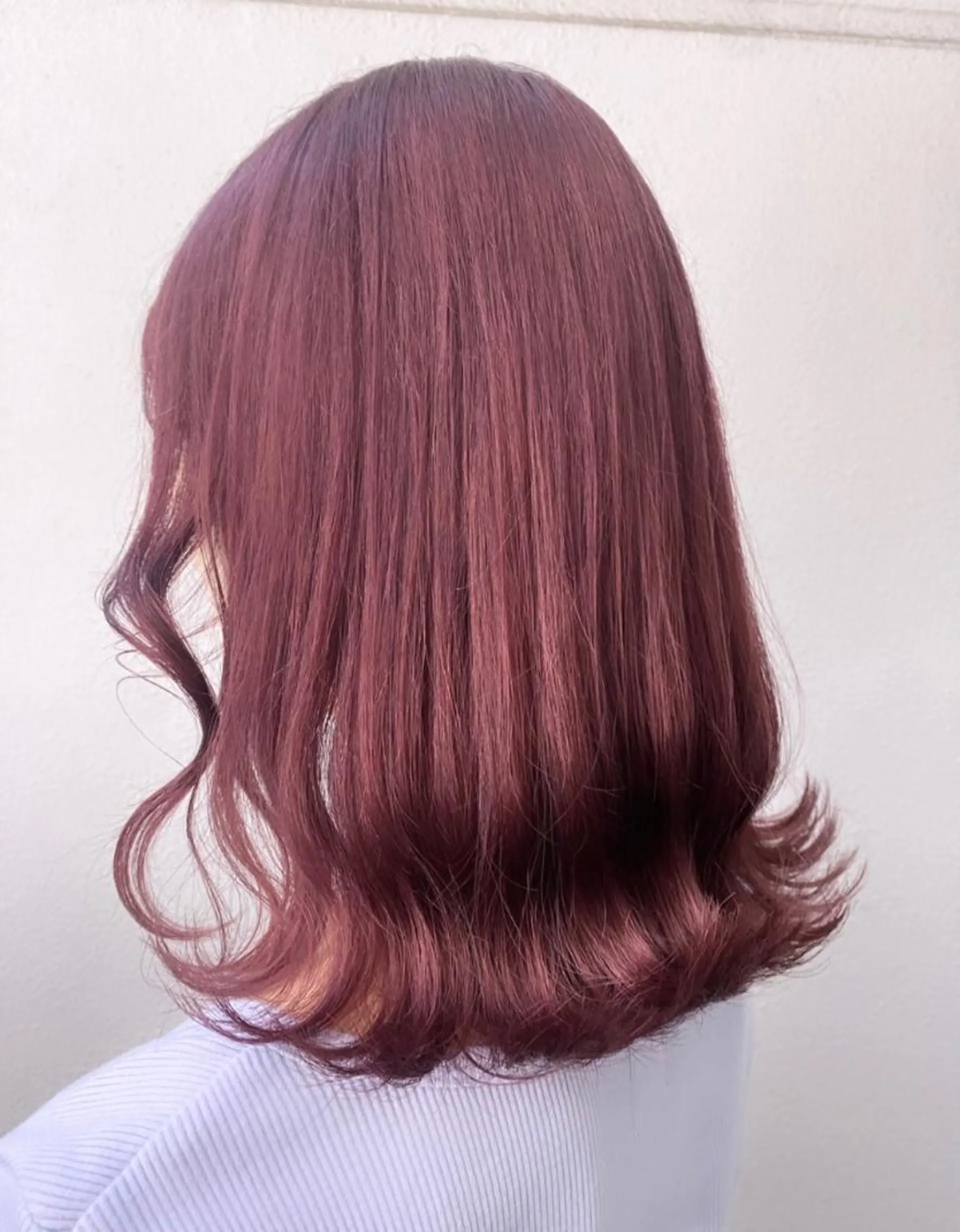 セミロング dot .tokyo color所属・中村 彩夏のヘアスタイル