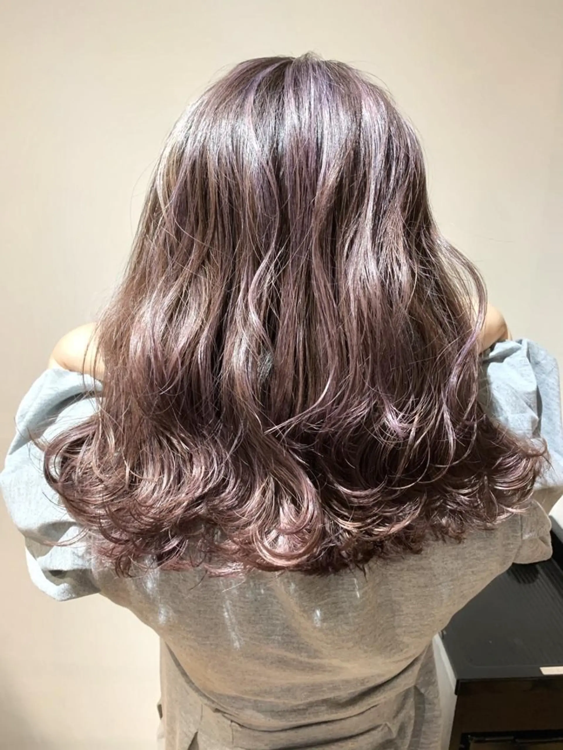 セミロング パープルカラー レイヤーカット ✨髪質改善✖︎顔周り レイヤー✨ナカムラのヘアスタイル