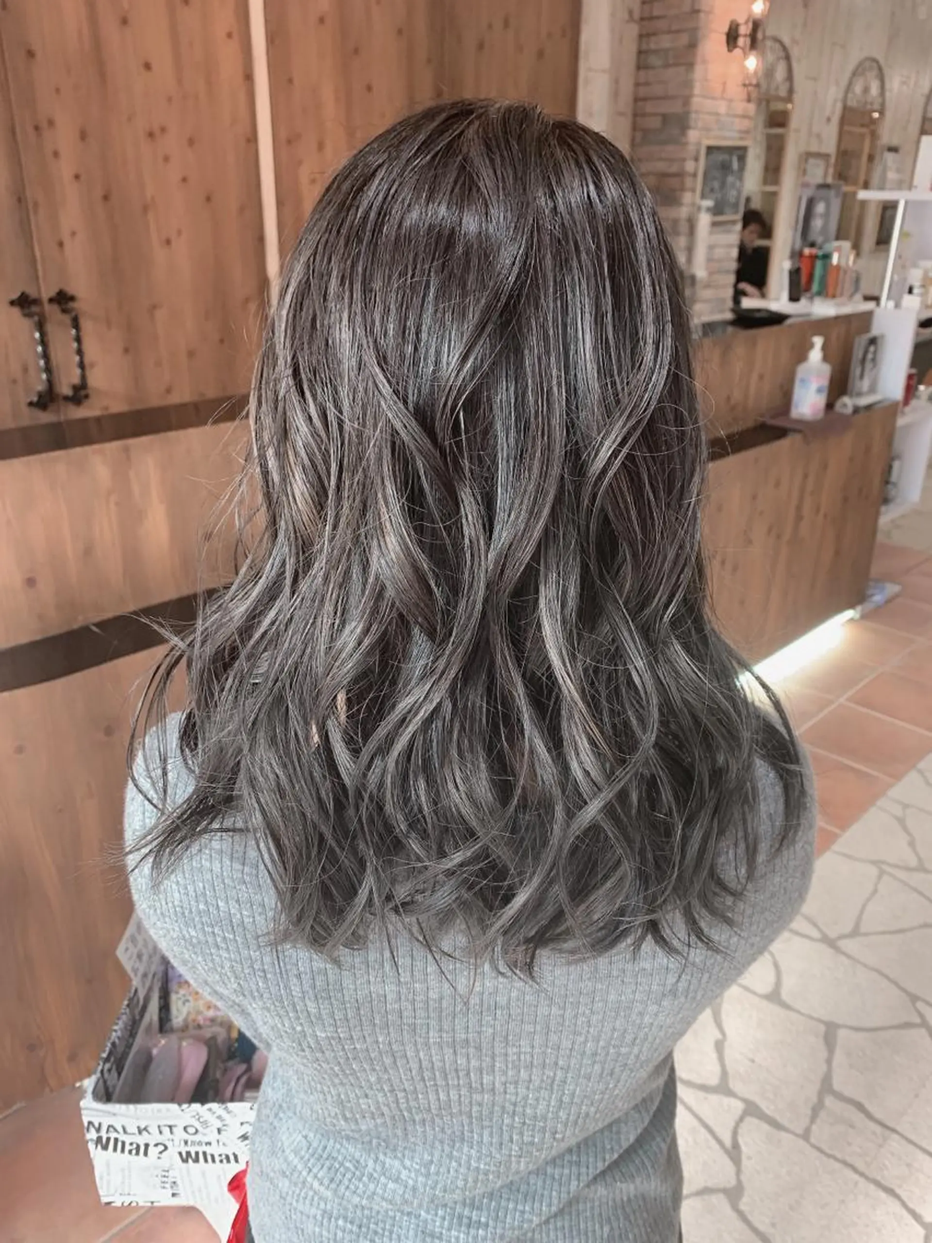 ロング カラー ヘアアレンジ グレージュ VIM hairおもろまち店のヘアスタイル