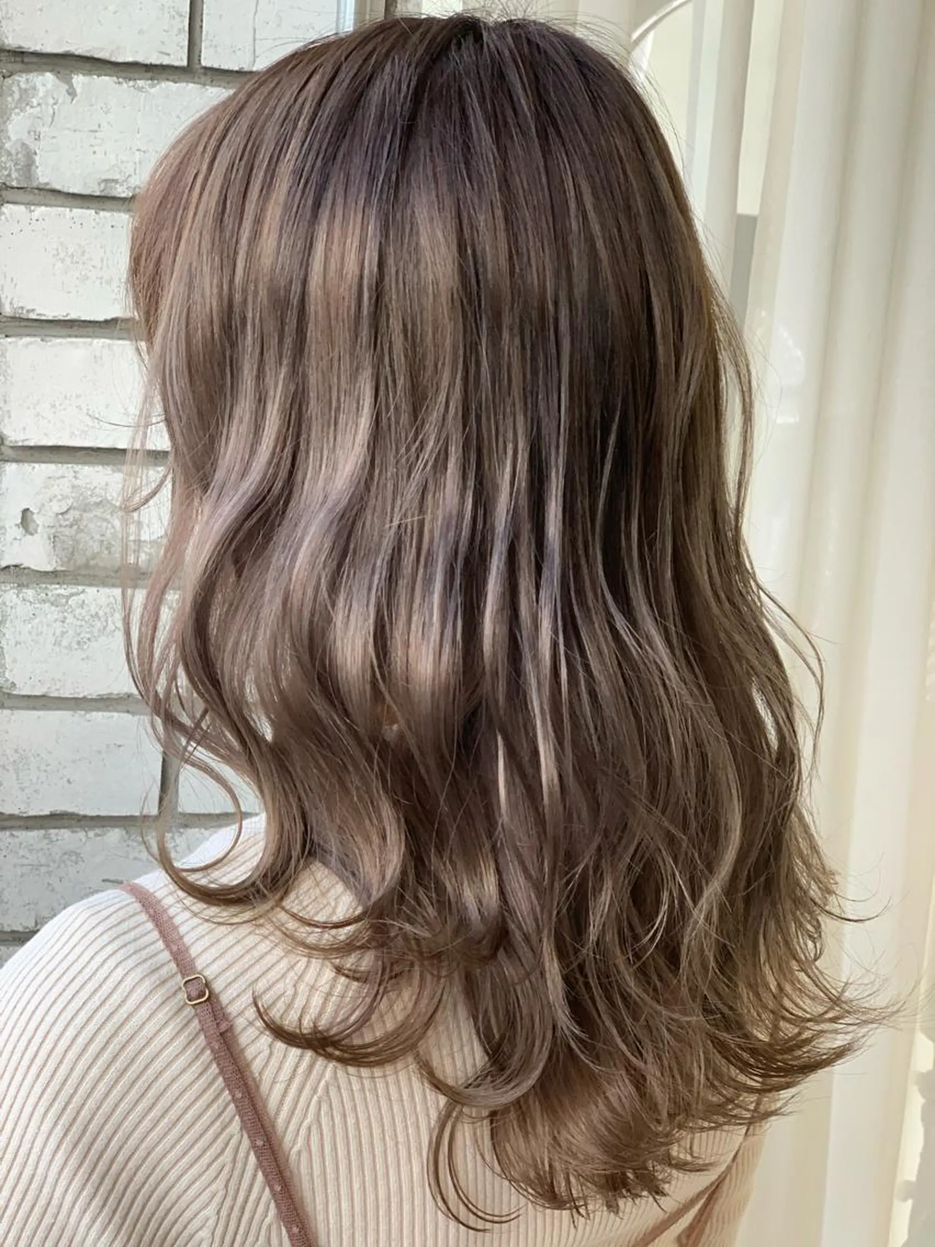 セミロング カラー ベージュカラー ヘアカラー トリートメント LUXBE LUCEのヘアスタイル
