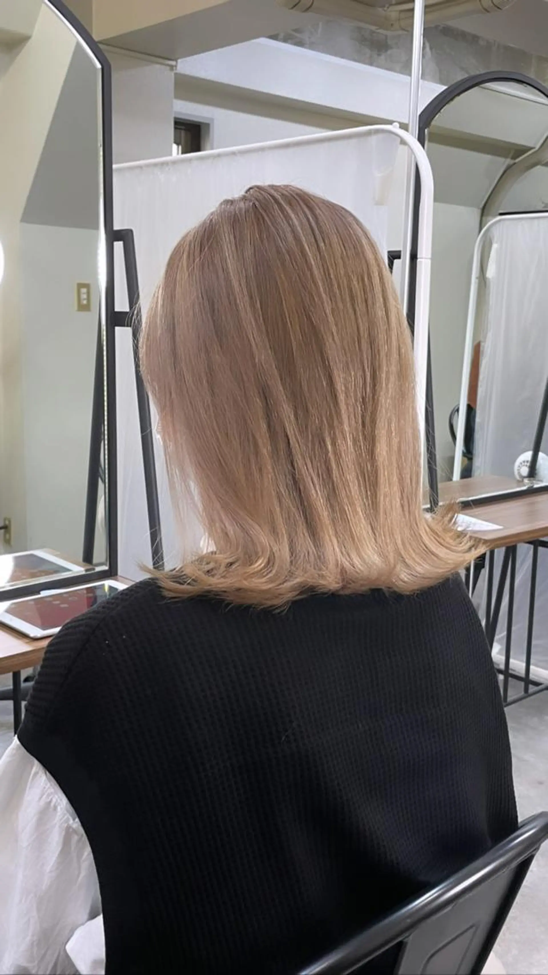 ミディアム カラー パーマ ヘアアレンジ メンズ キッズ ネイル マツエク・マツパ ヘアカラー トリートメント ヘアセット 切りっぱなしヘアボブ ミディアムヘアRYOのヘアスタイル