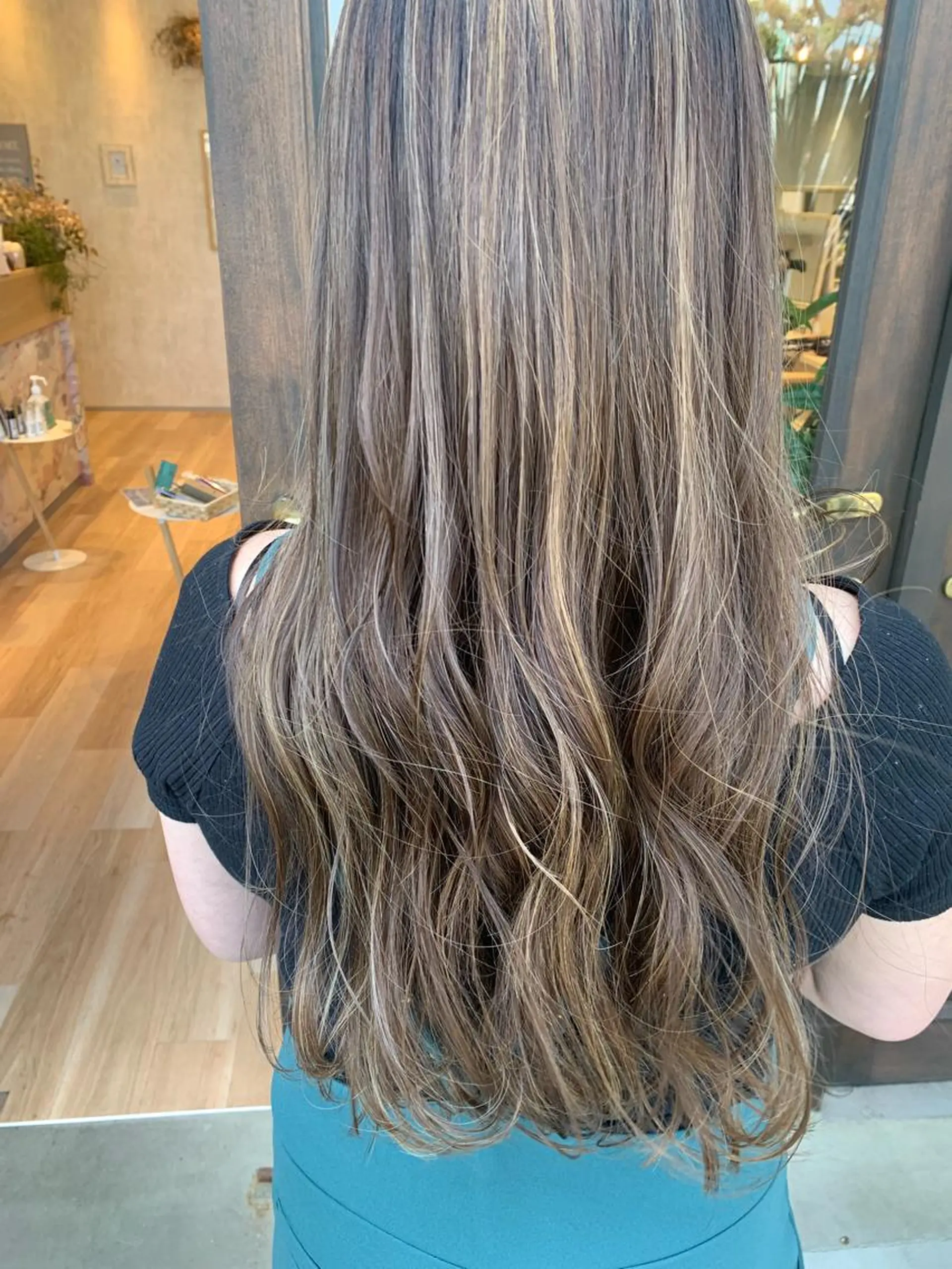 ロング カラー mu ku.のヘアスタイル