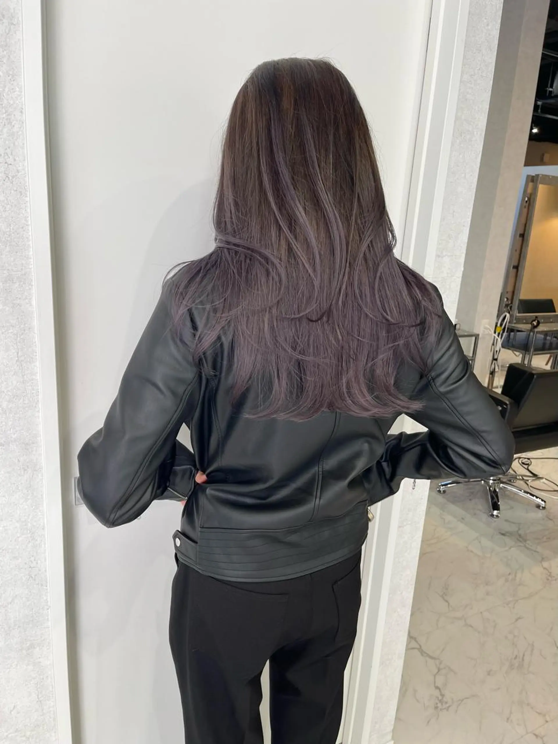 セミロング カラー ヘアアレンジ バレイヤージュ デザインカラー ハイライトカラー 外国人風カラー ハイライト アンドウ ユウ/ レイヤーカット/韓国のヘアスタイル