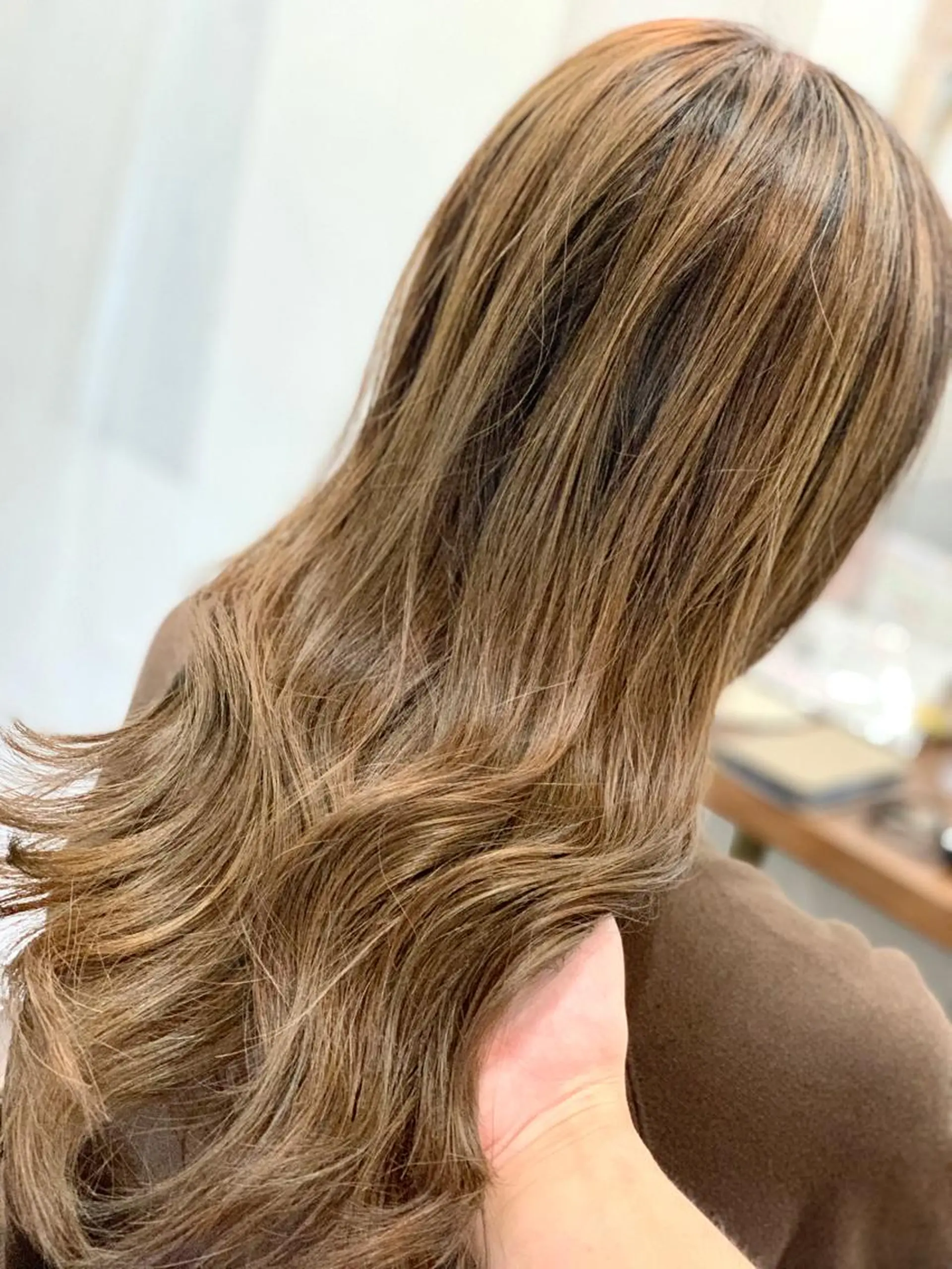 セミロング レイヤーカット ヘアカラー ブリーチ毛に縮毛矯正 ✨カラー✨山田 正幸のヘアスタイル
