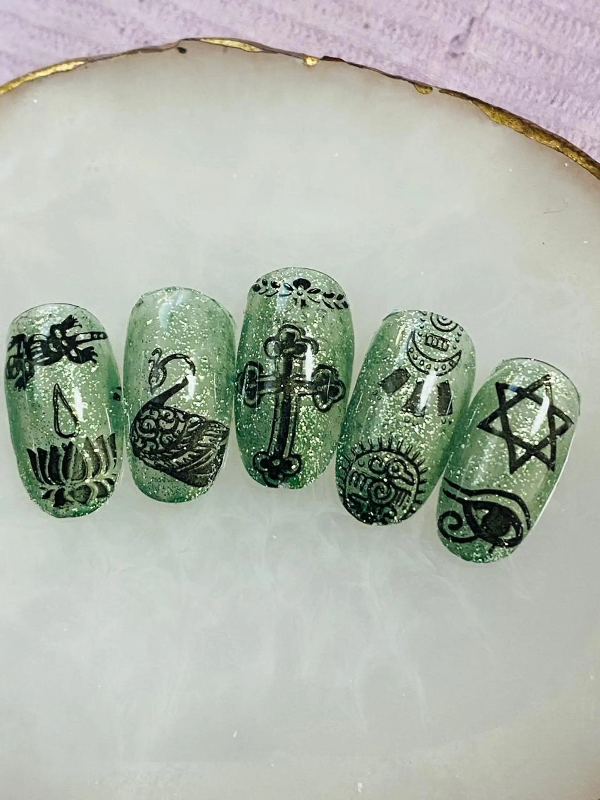 ネイル ラメ(グリッター) 自宅ネイルサロン ♦️nuance♦️のネイルデザイン