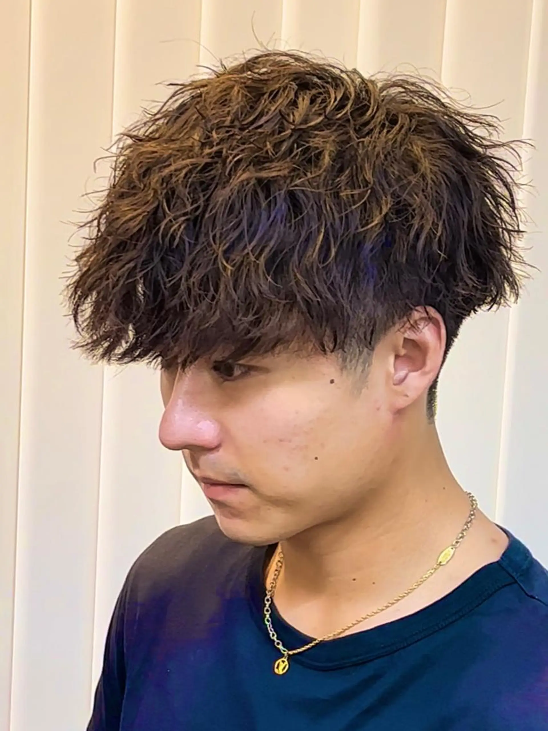 ショート パーマ メンズ 二本木 秀成のヘアスタイル