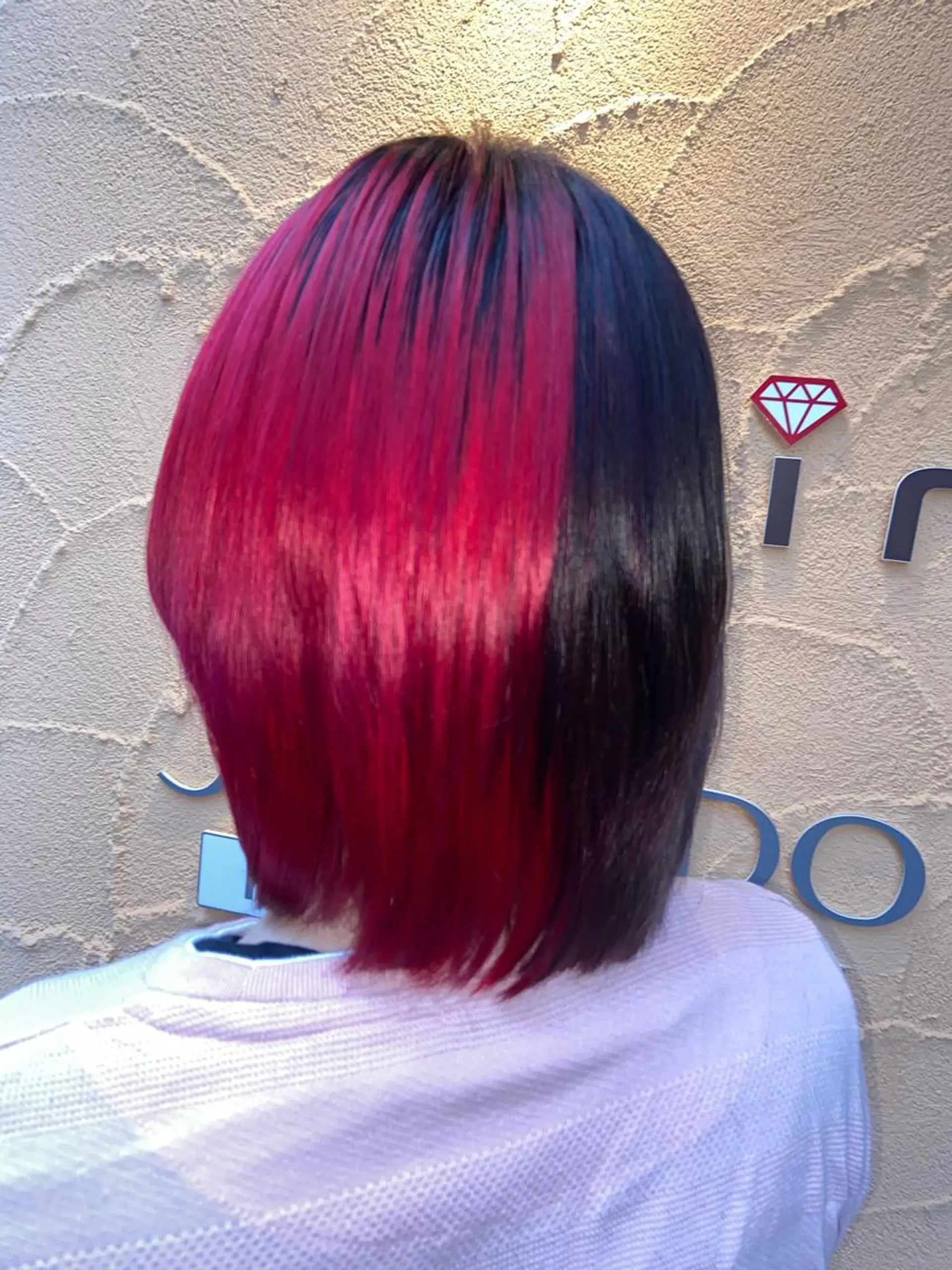 ミディアム レイヤーカット🖤 SAYAのヘアスタイル