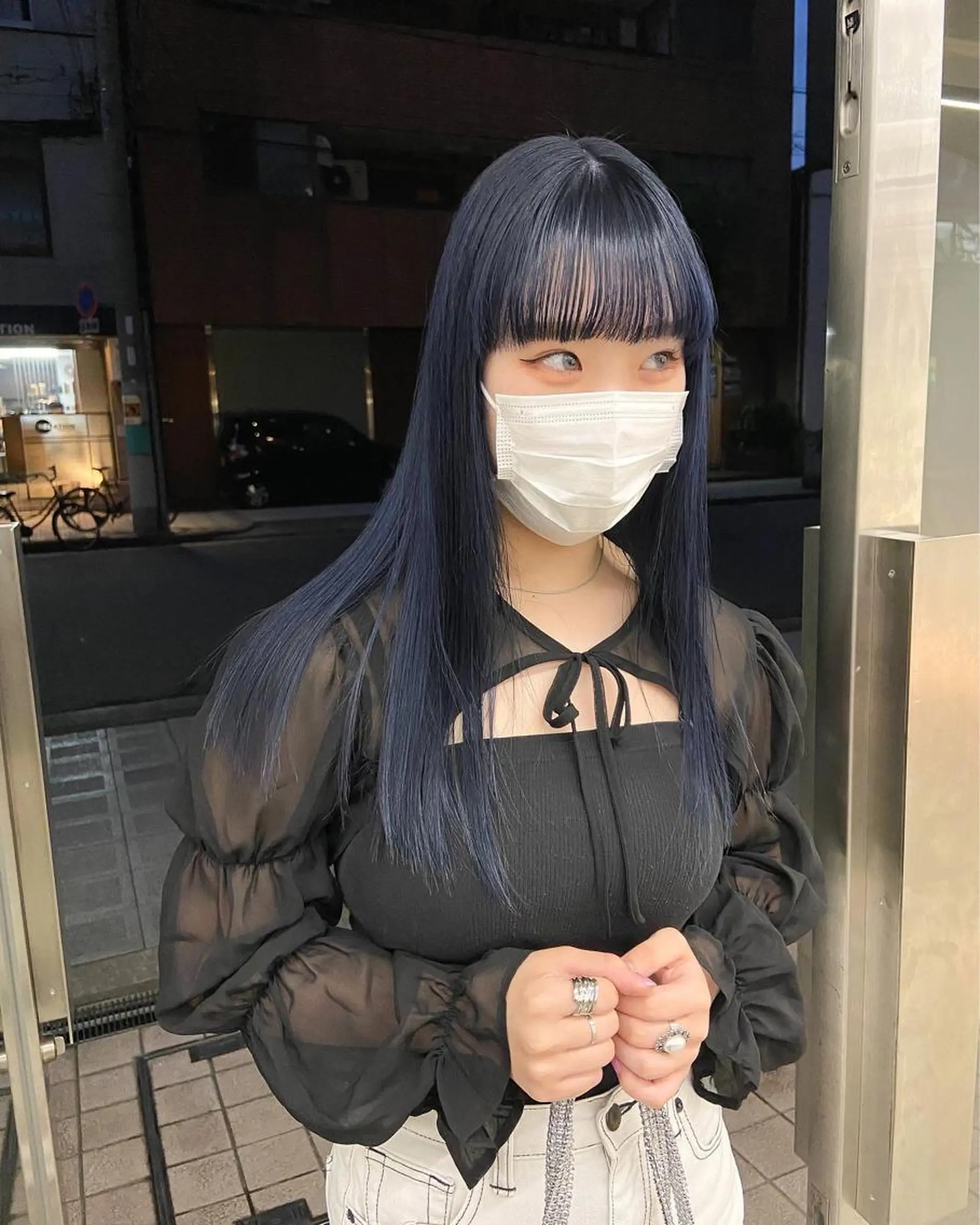 ロング カラー ブリーチ ネイビーカラー ヘアカラー yuna/ボブカット /ハイトーンカラーのヘアスタイル