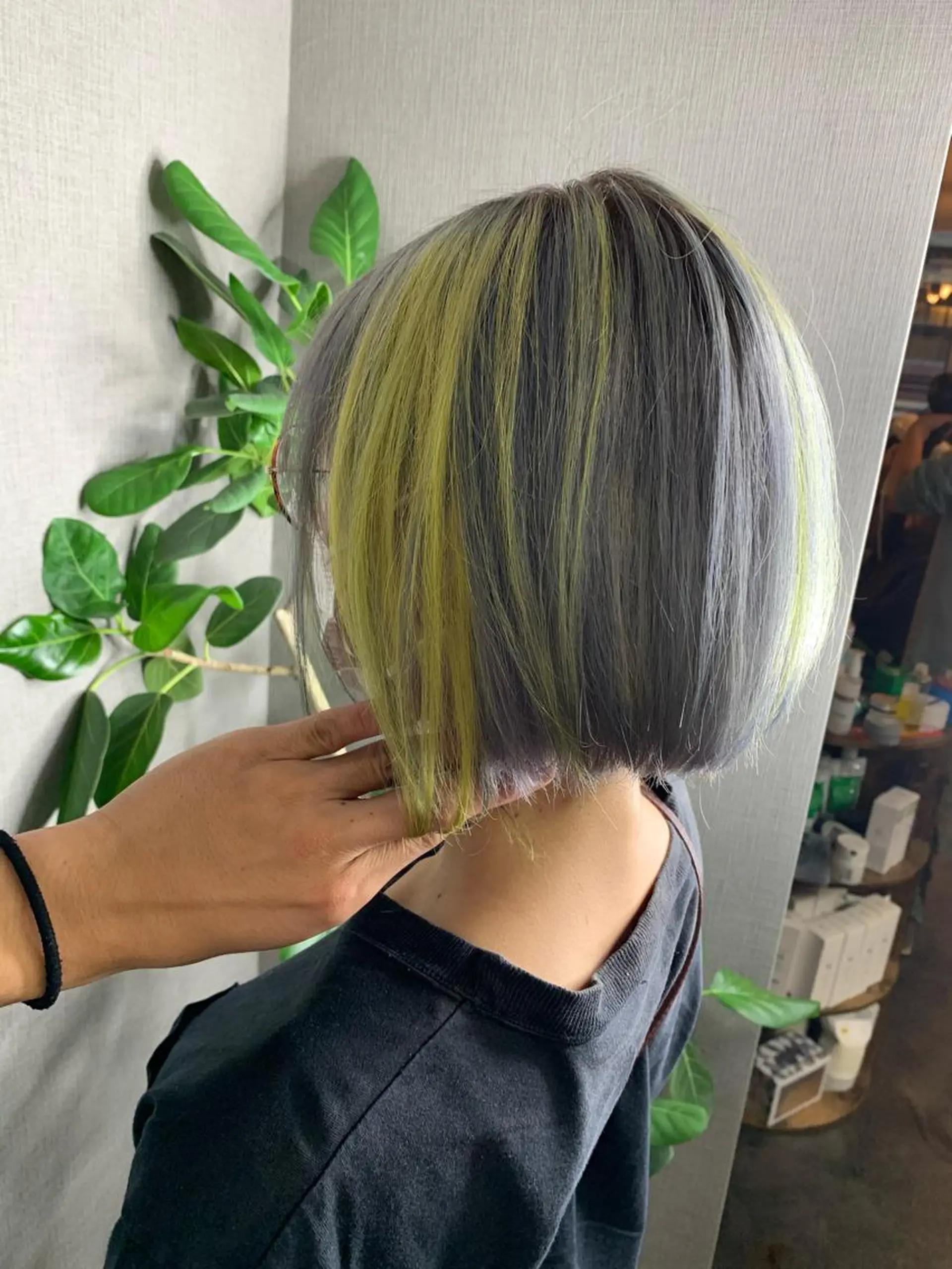 ショート イエローカラー S.SWEET 河原町店のヘアスタイル