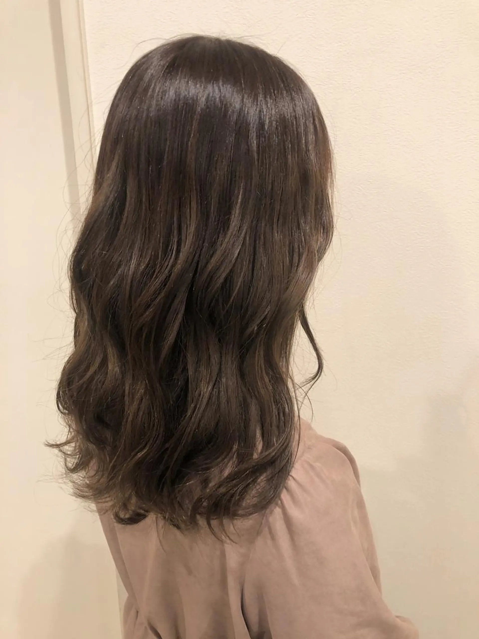 セミロング カラー カット ヘアカラー 🦩レイヤー|透明感 カラー🦩makoのヘアスタイル