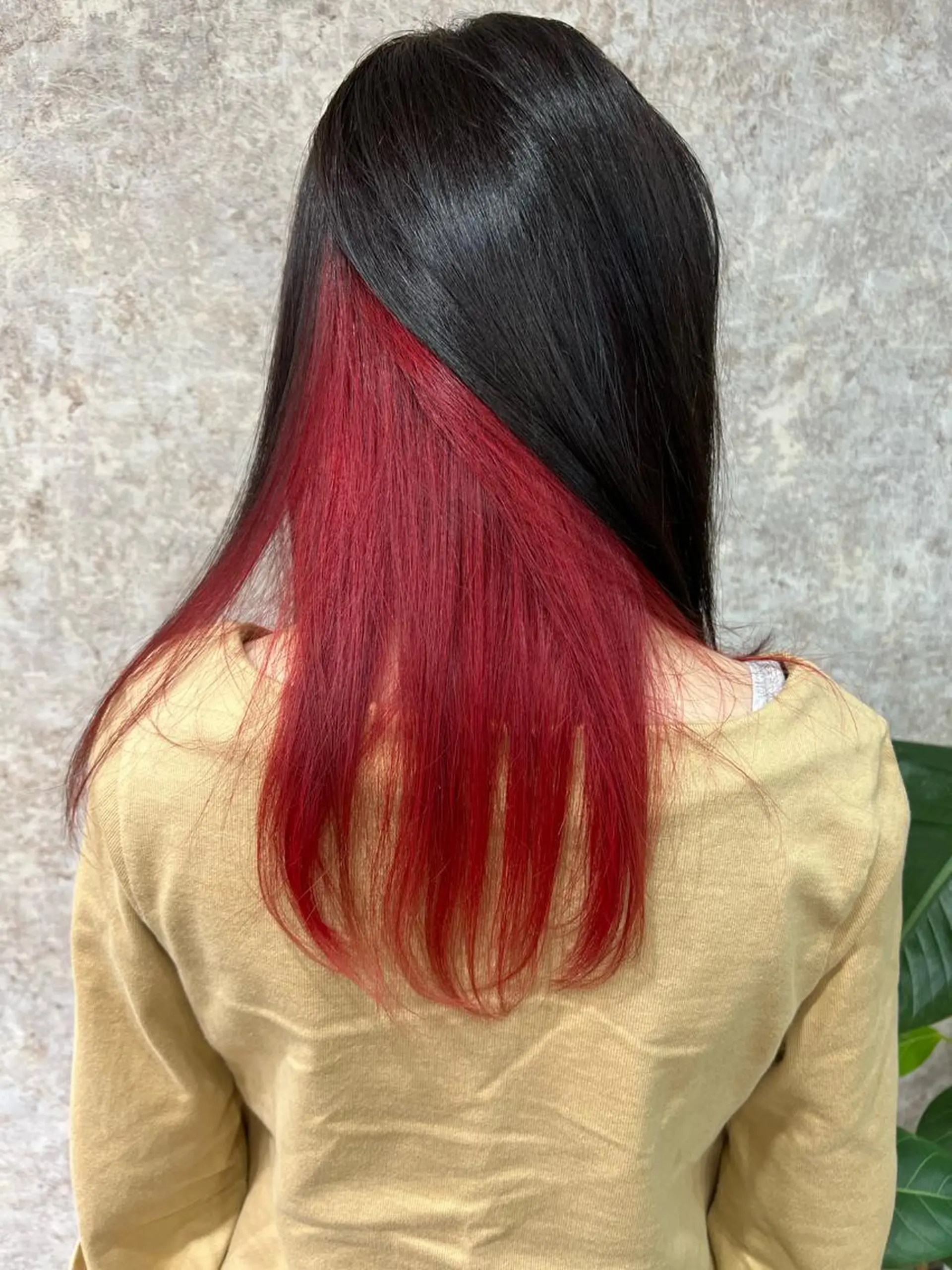 セミロング カラー インナーカラー カット ヘアカラー Ripps長居所属・メテオ ／ヘアカラー 西川菜実のヘアスタイル