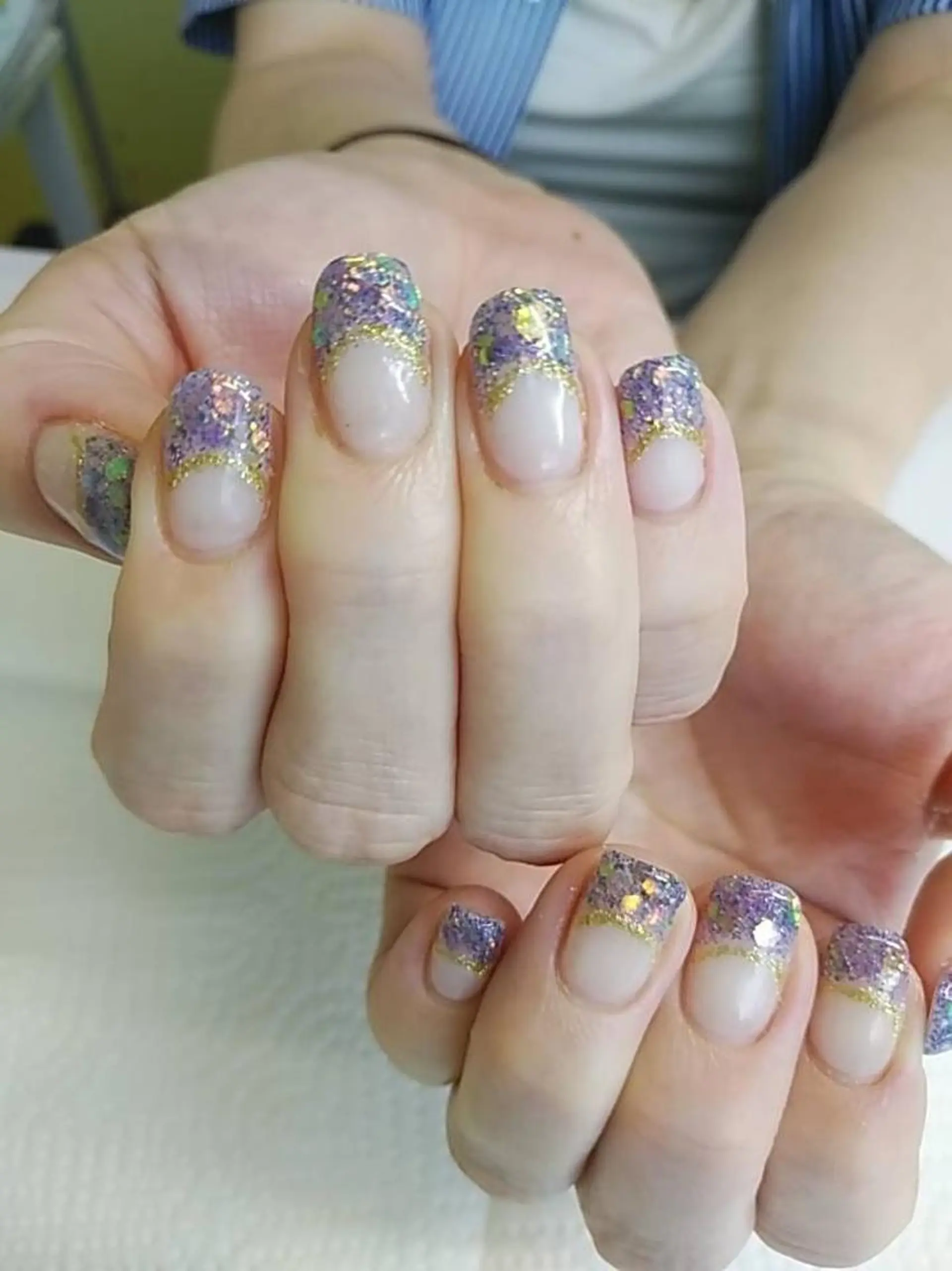 ネイル ホログラムネイル ラメ(グリッター) ハンドネイル ハンドケア プライベートサロン Rosy Lilyのネイルデザイン