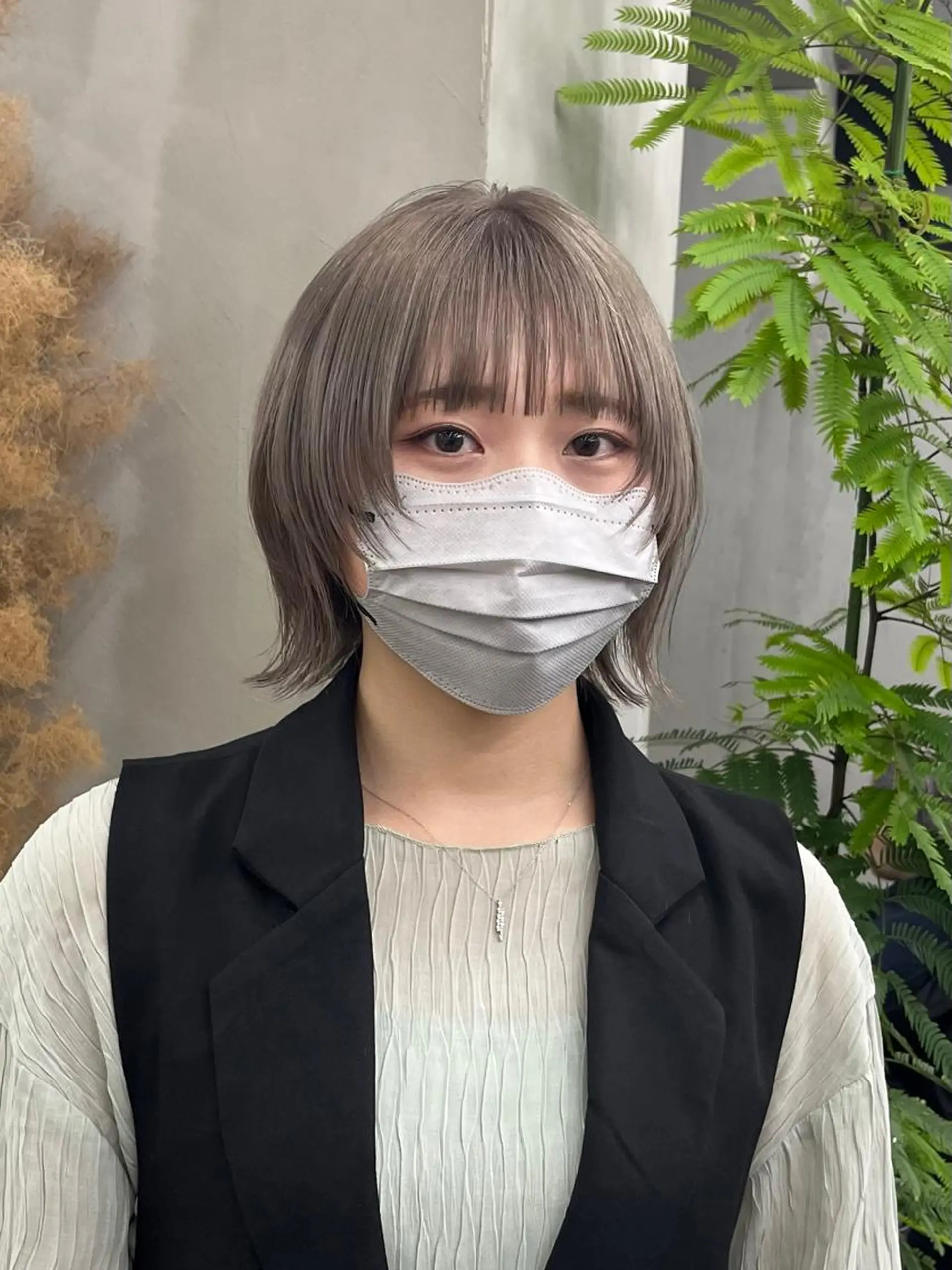 ミディアム レイヤー/ハイトーン 🧬ituku🧬のヘアスタイル