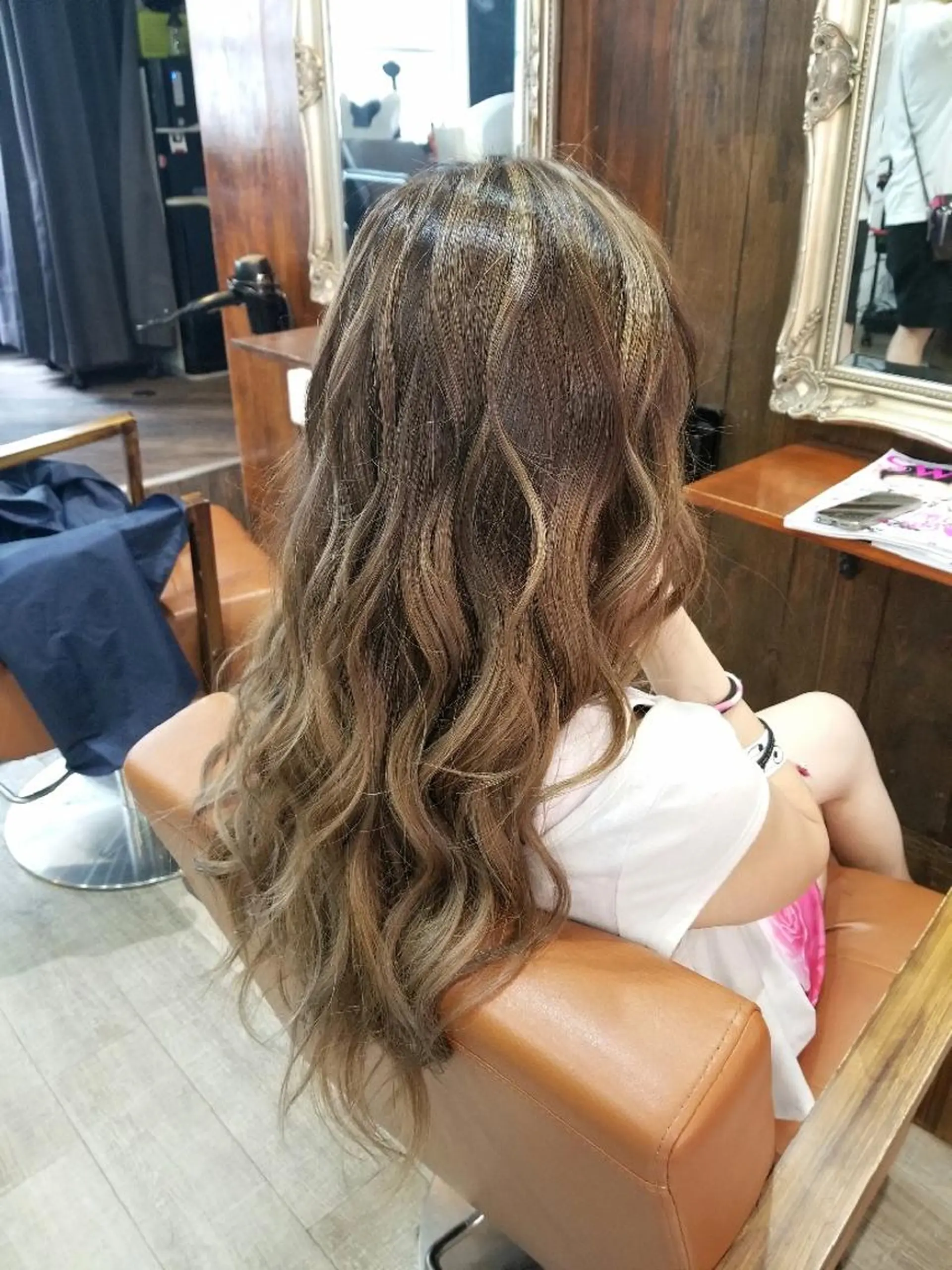 ロング カラー ヘアカラー bathair 持田侑祐のヘアスタイル