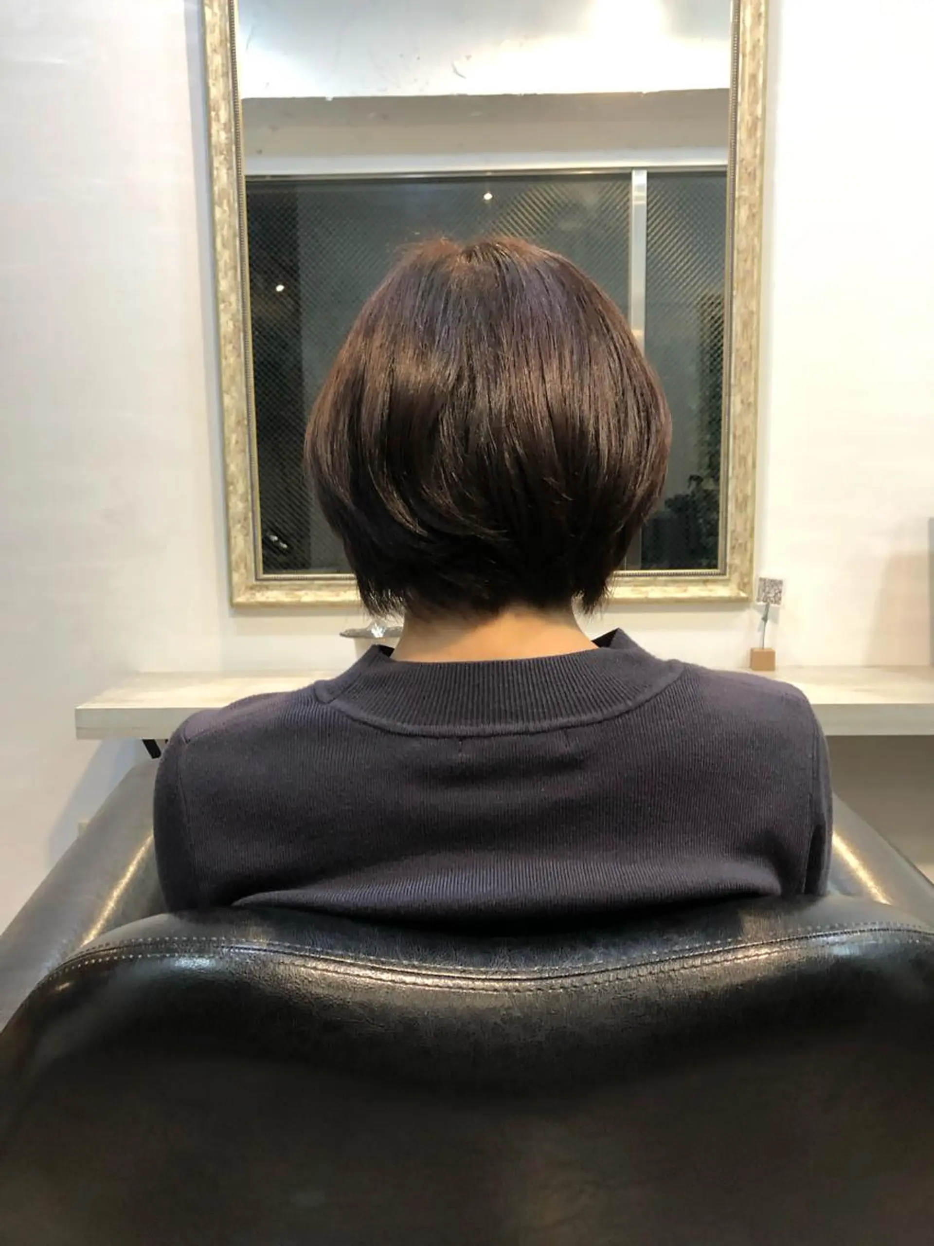 ショート カラー 庭山 理沙のヘアスタイル