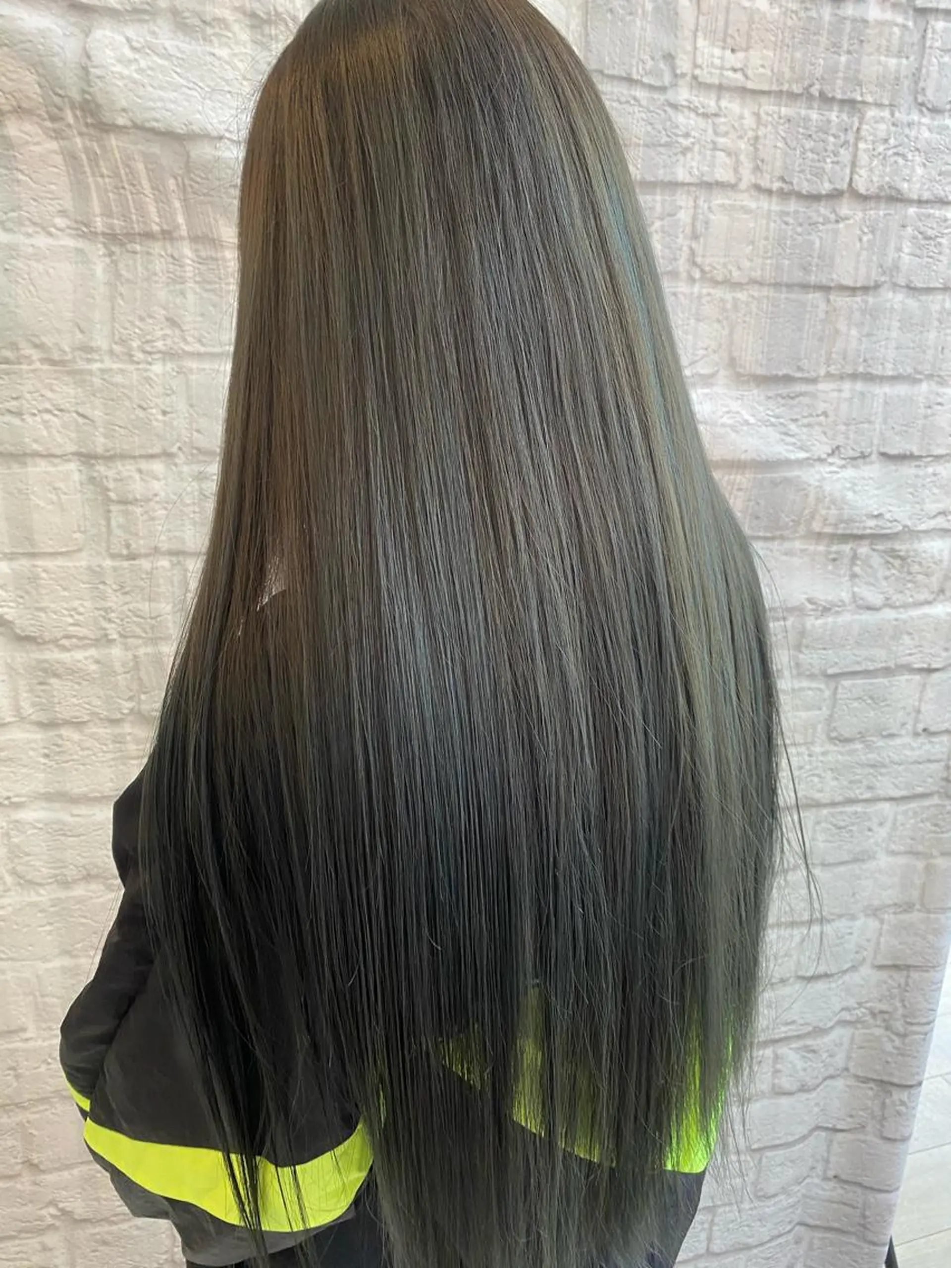 ロング カラー グレージュ デザインカラー✨新倉 佑奈のヘアスタイル