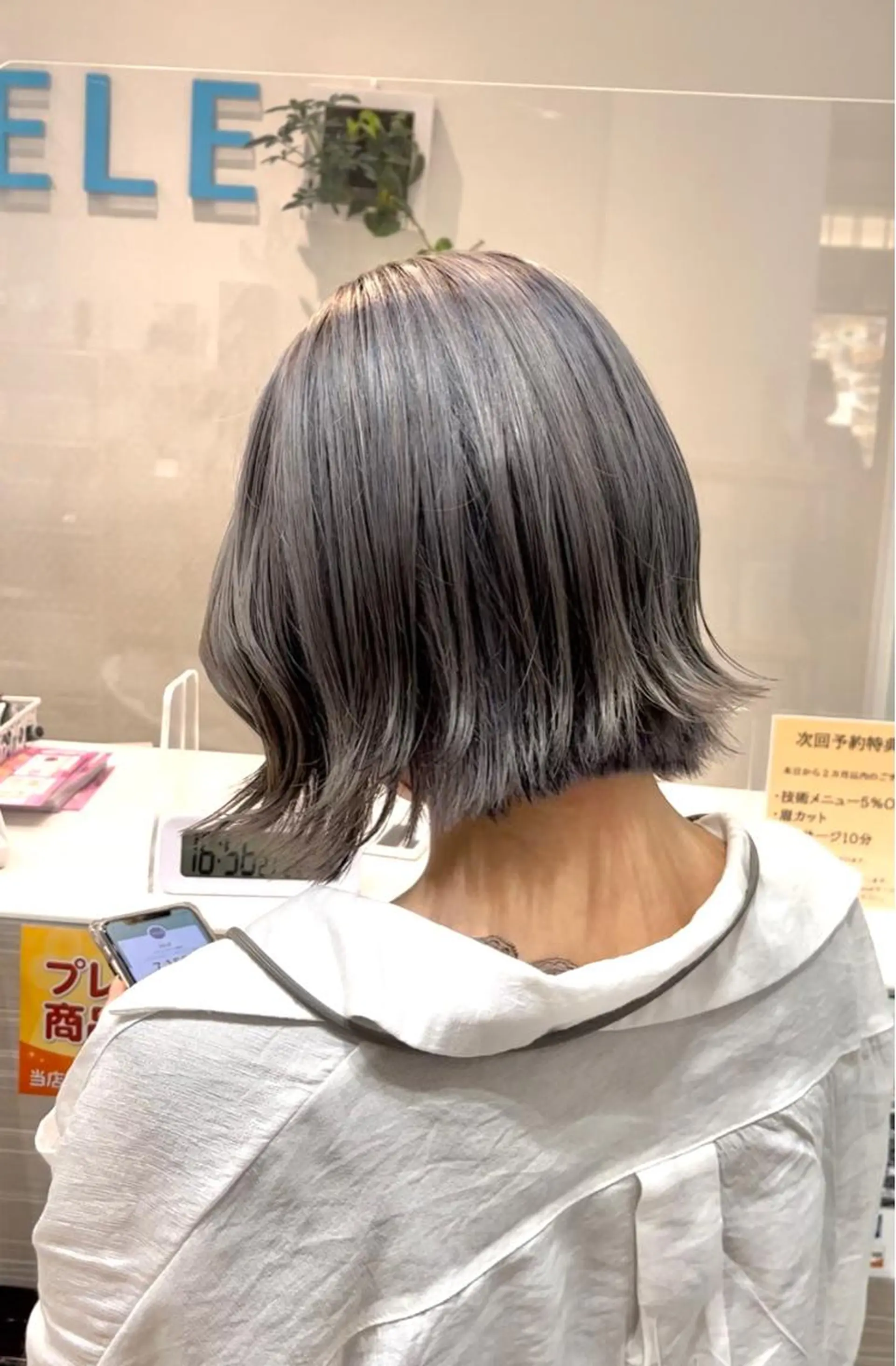 ショート カラー ブリーチ 透明感カラー 福田 しずくのヘアスタイル