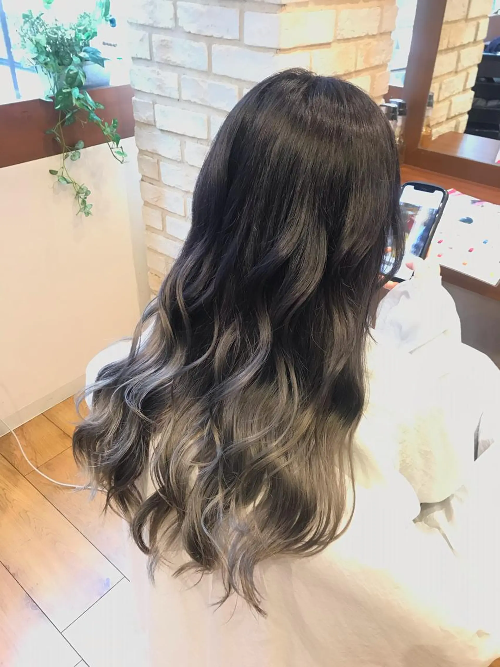 ロング カラー ブリーチ グラデーションカラー イトウ アヤカ 𓂃𓈒𓏸のヘアスタイル