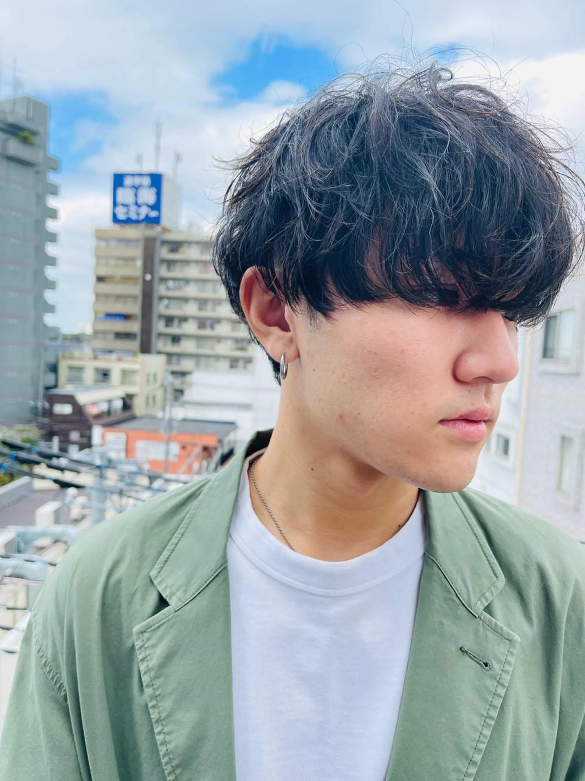 メンズ メンズバレイヤージュ メンズブリーチ センターパート フェードカット メンズハイライト エリアNo.1人気✨ ブリッツレボ☘️のヘアスタイル