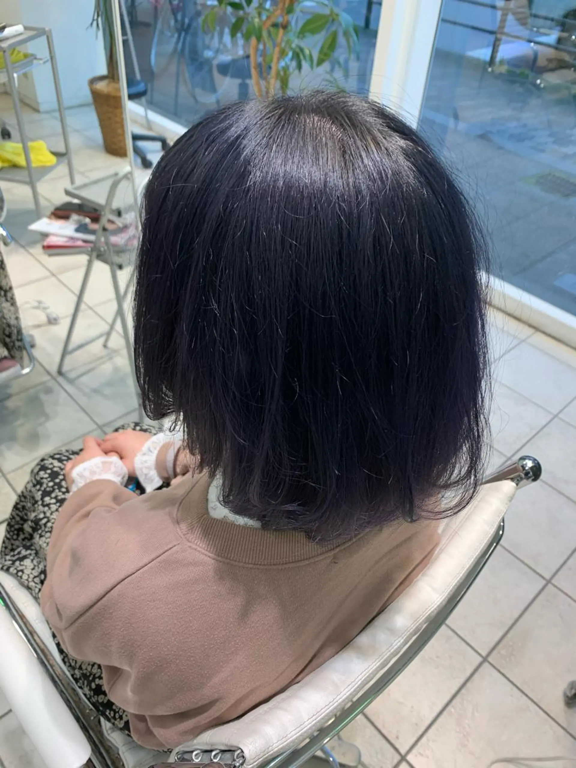 ミディアム カラー ヘアアレンジ 黒髪 ブルーカラー ブルーブラック 地毛風ストレート/ 髪質改善/榎本流行のヘアスタイル