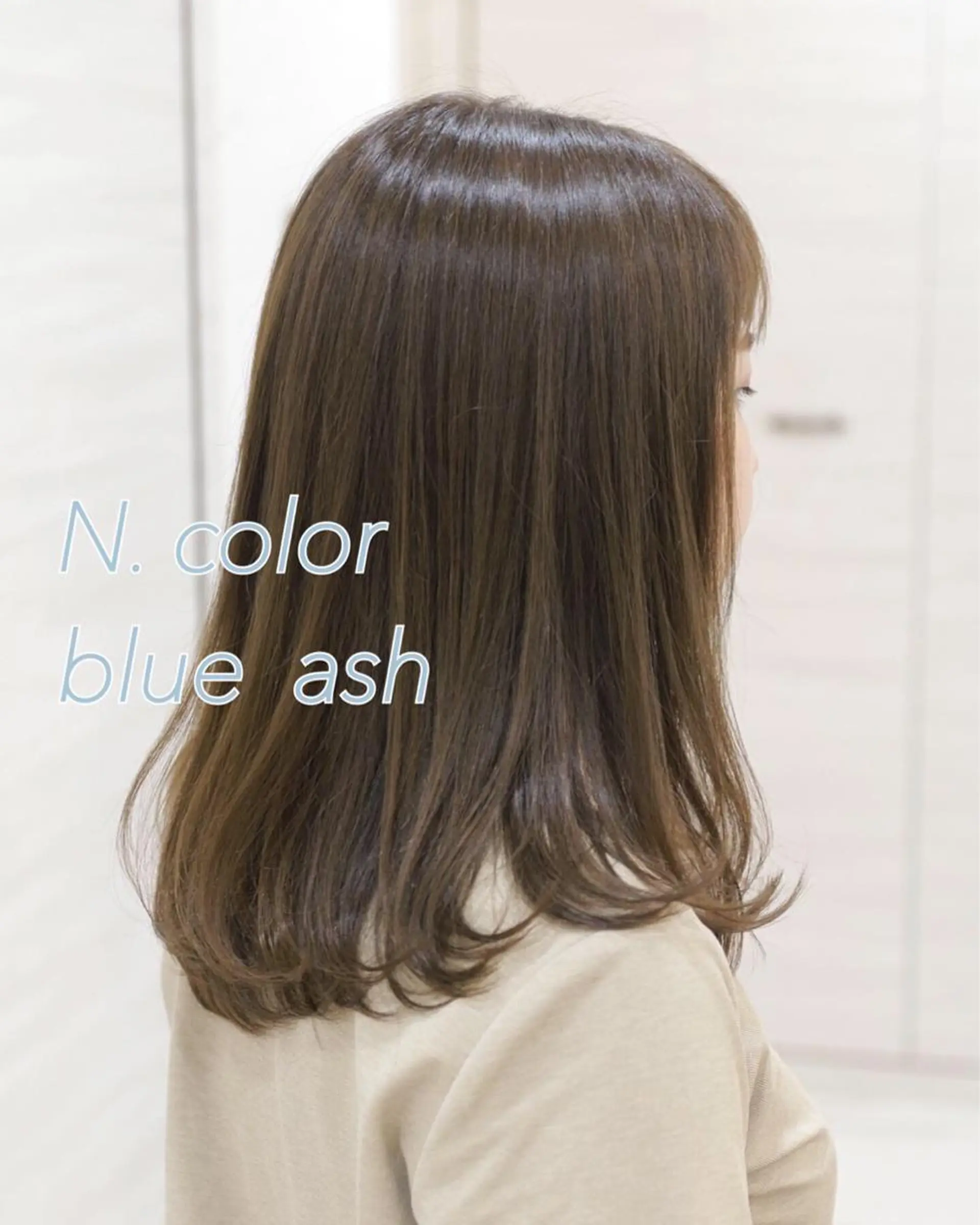 ロング カラー アッシュ ブリーチ ブルーカラー ブルーアッシュ 透明感カラー カット ヘアカラー トリートメント 斉藤 貴也のヘアスタイル