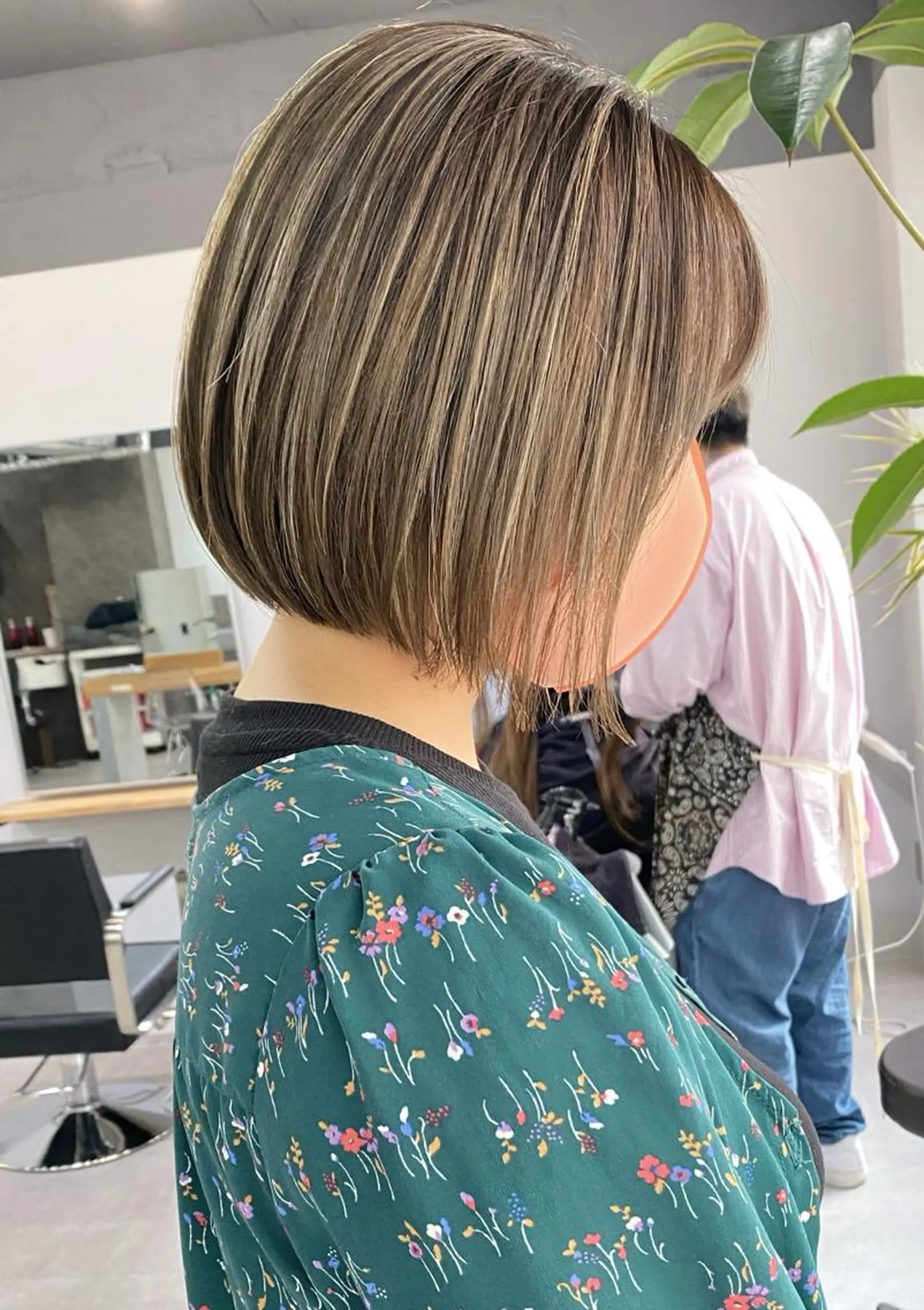 ショート カラー ハイライトカラー ボブ ハイライト カット ヘアカラー トリートメント 中山 天地のヘアスタイル