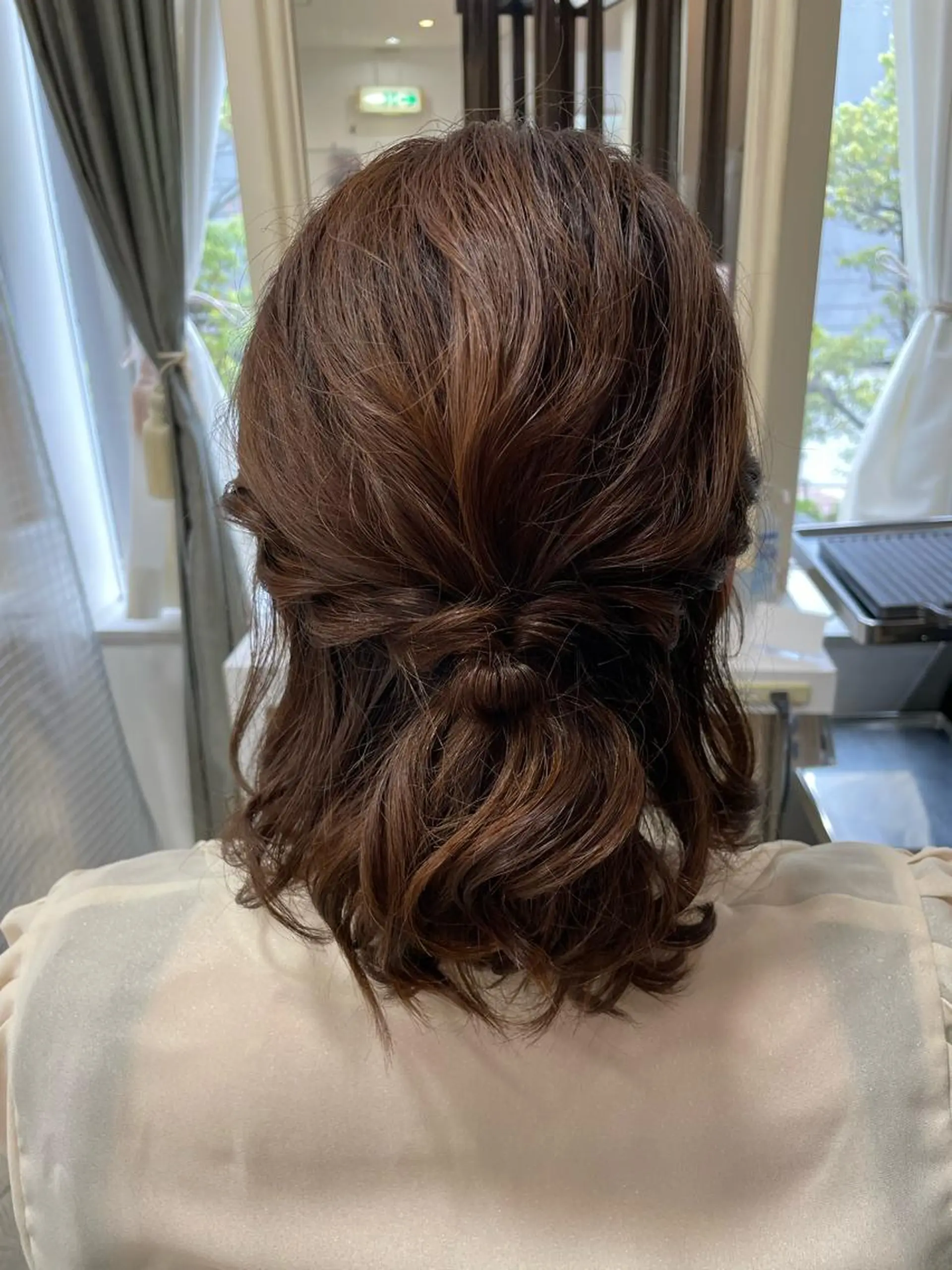 ミディアム ヘアアレンジ ハーフアップ 豊田 智美のヘアスタイル