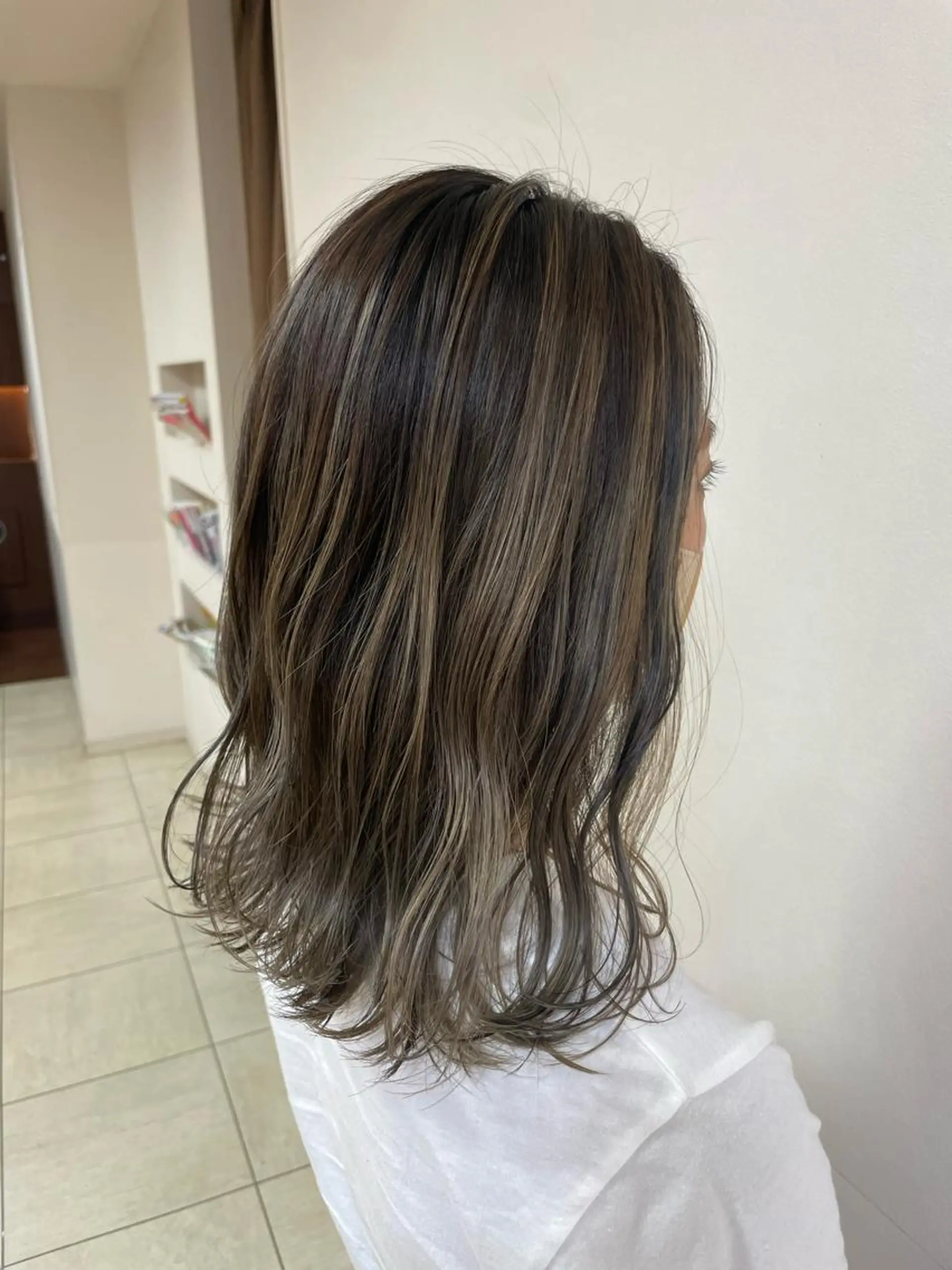 セミロング カラー ヘアアレンジ ヘアカラー トリートメント 【Sweep】おじま のぞみのヘアスタイル