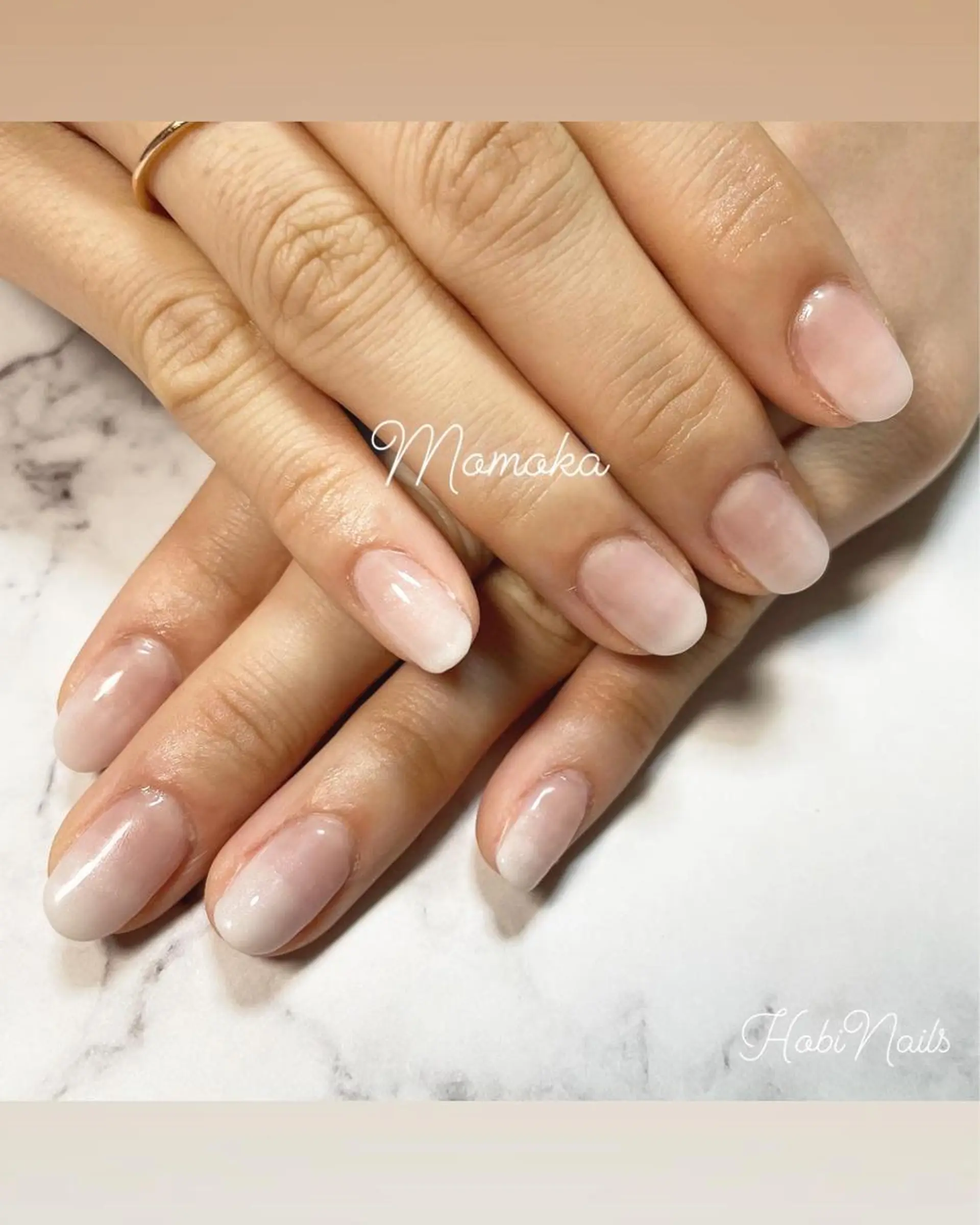 ネイル グラデーション ホワイト Momo nailsalonのネイルデザイン