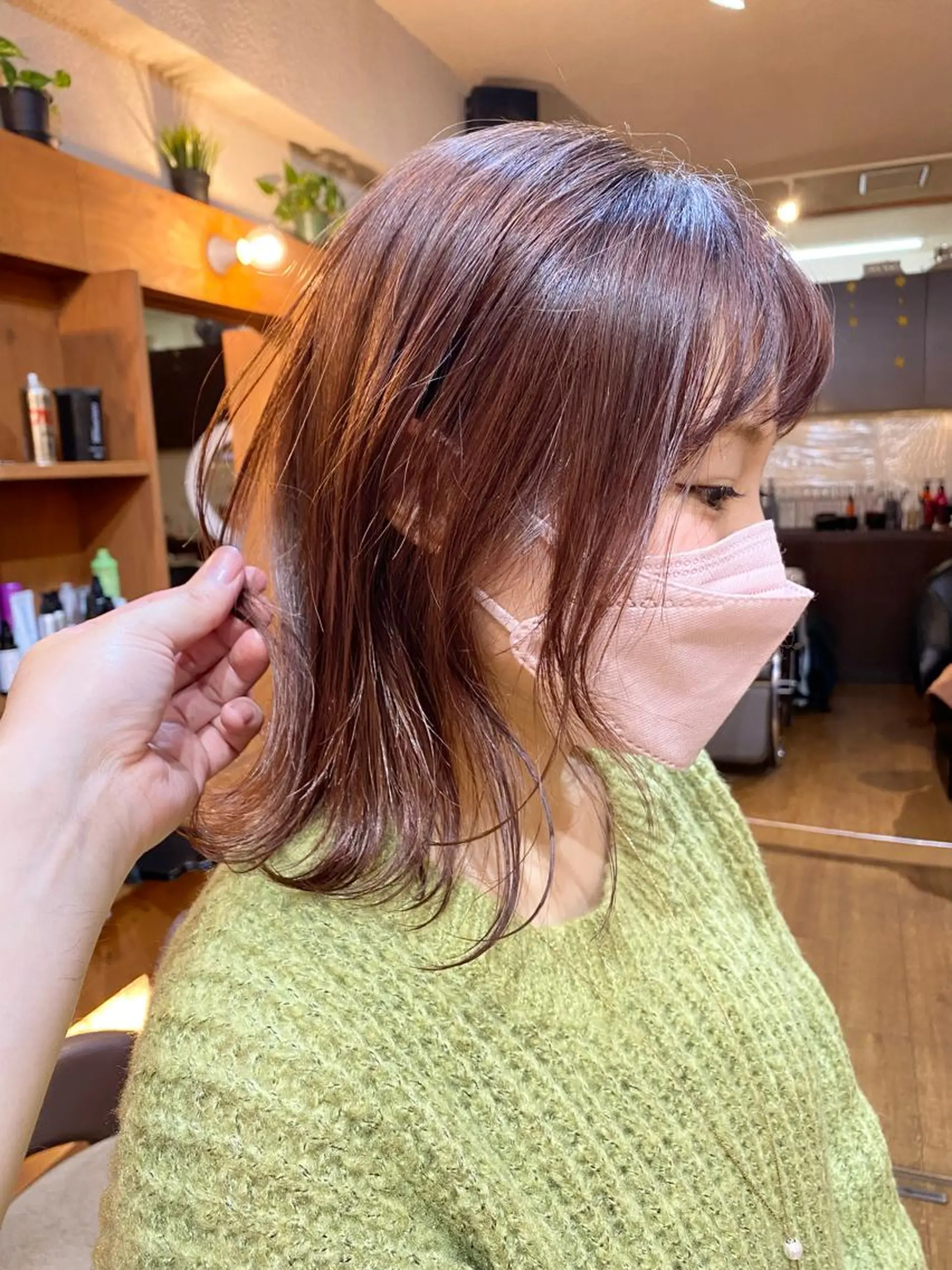 ミディアム カラー ブラウンカラー ピンクカラー ピンクブラウン カット ヘアカラー 菅村 勇亮のヘアスタイル