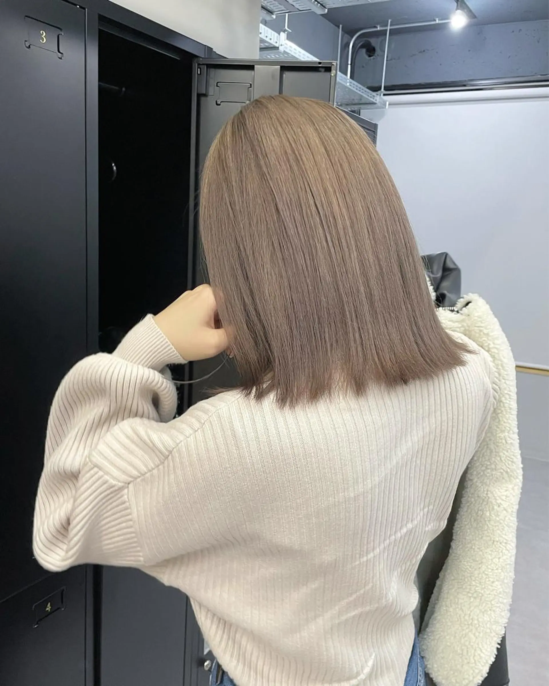 セミロング カラー ミルクティーベージュ ❤︎レイヤー　MIAのヘアスタイル